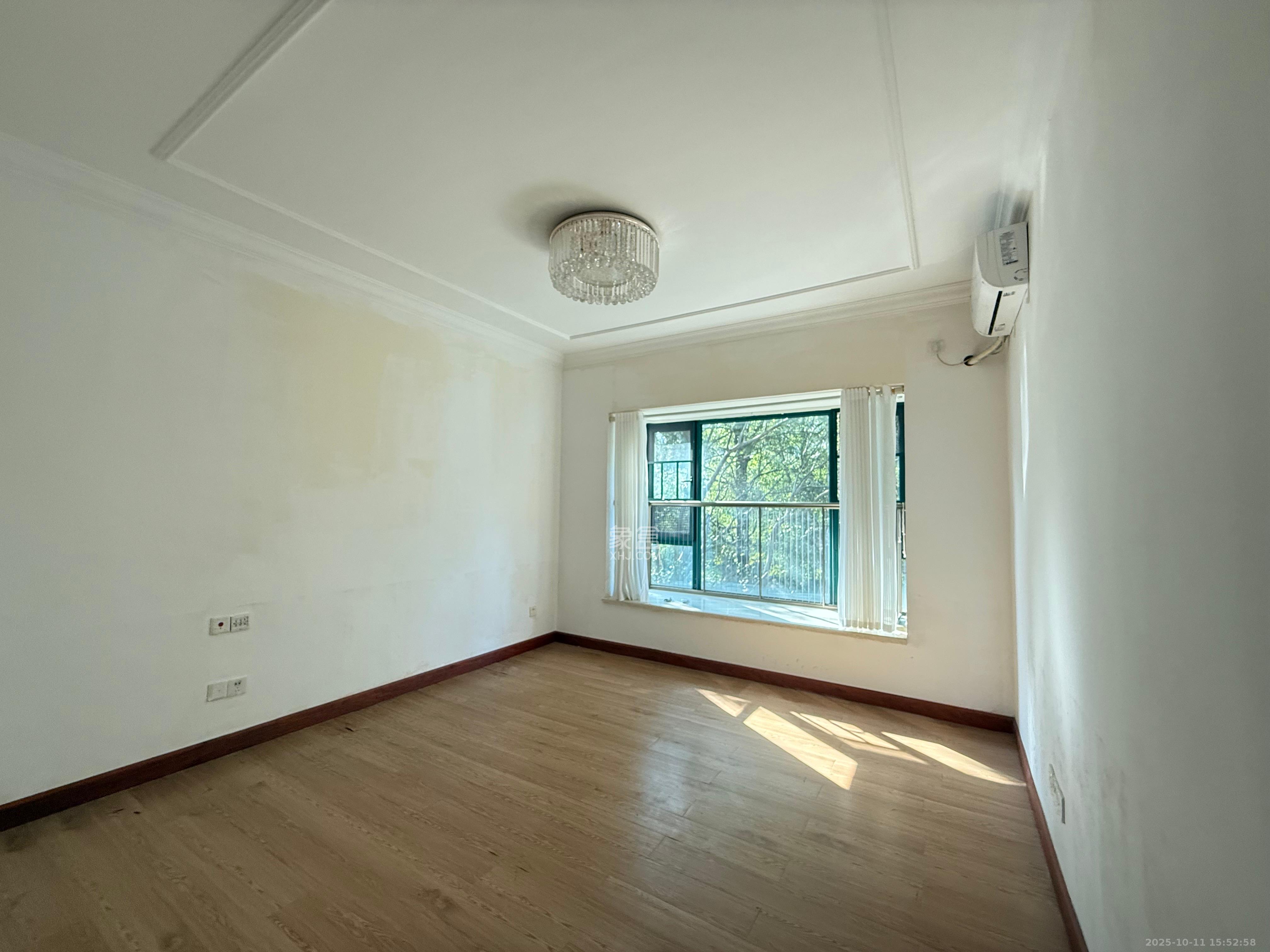 恒大翡翠华庭  3室2厅2卫    2300.0元/月室内图