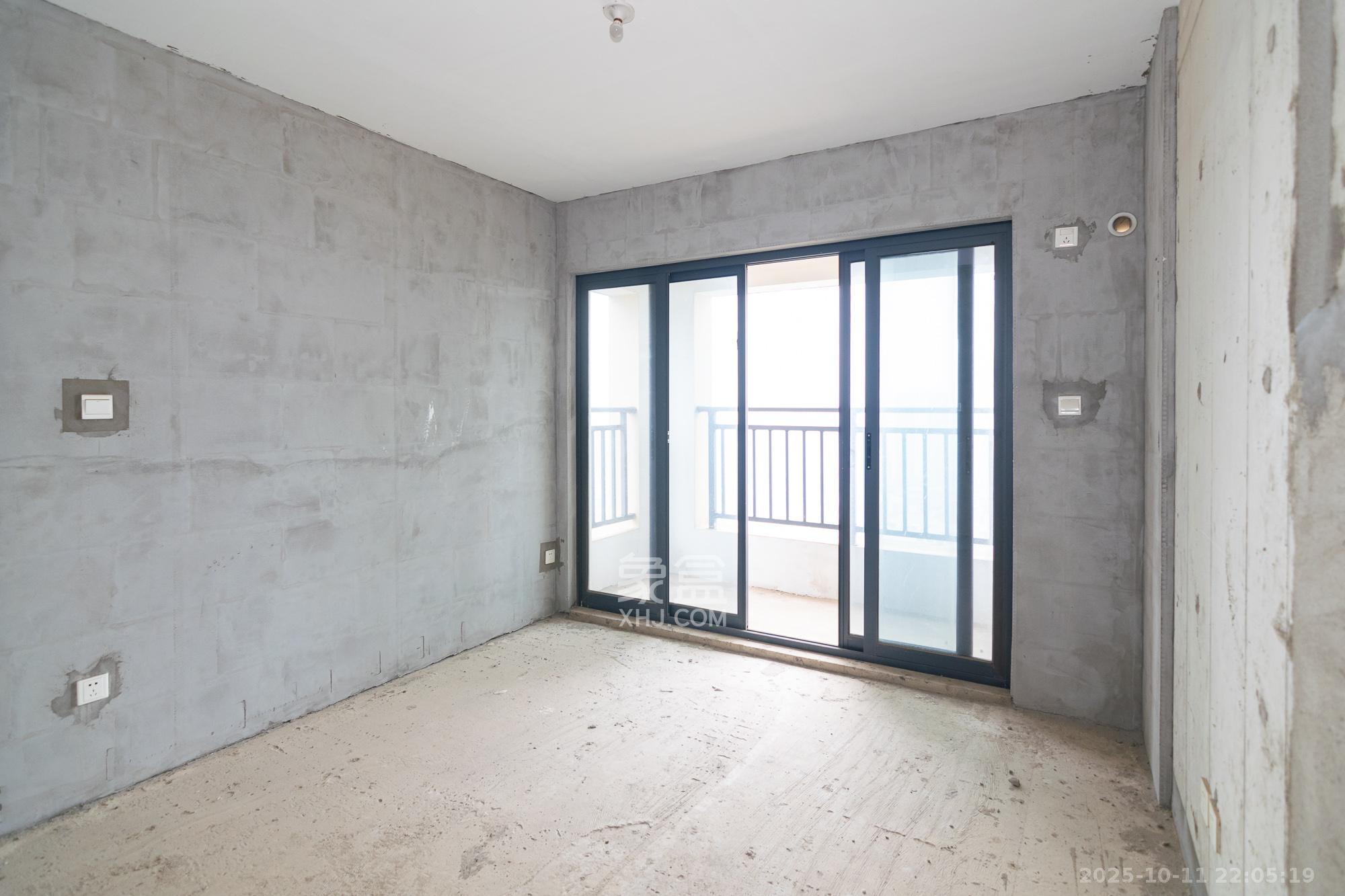 中粮鸿云 4室2厅2卫 80.0万 中粮鸿云 4室2厅2卫 80.0万卧室