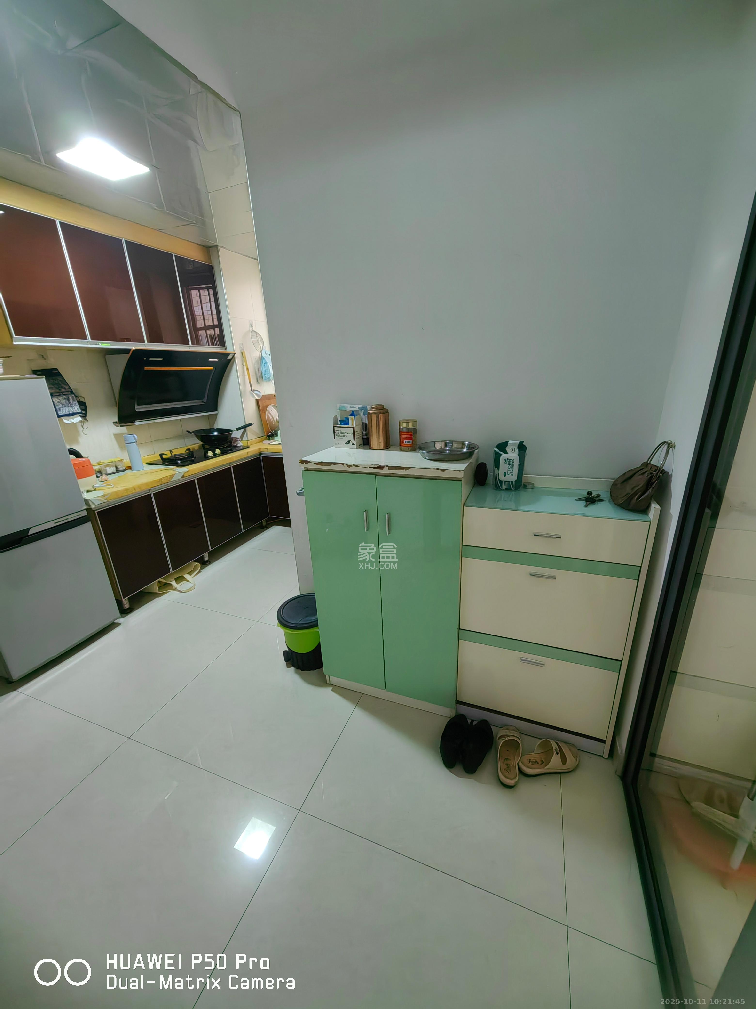 圣力华苑 1室1厅1卫 1150.0元/月 圣力华苑 1室1厅1卫 1150.0元/月室内图