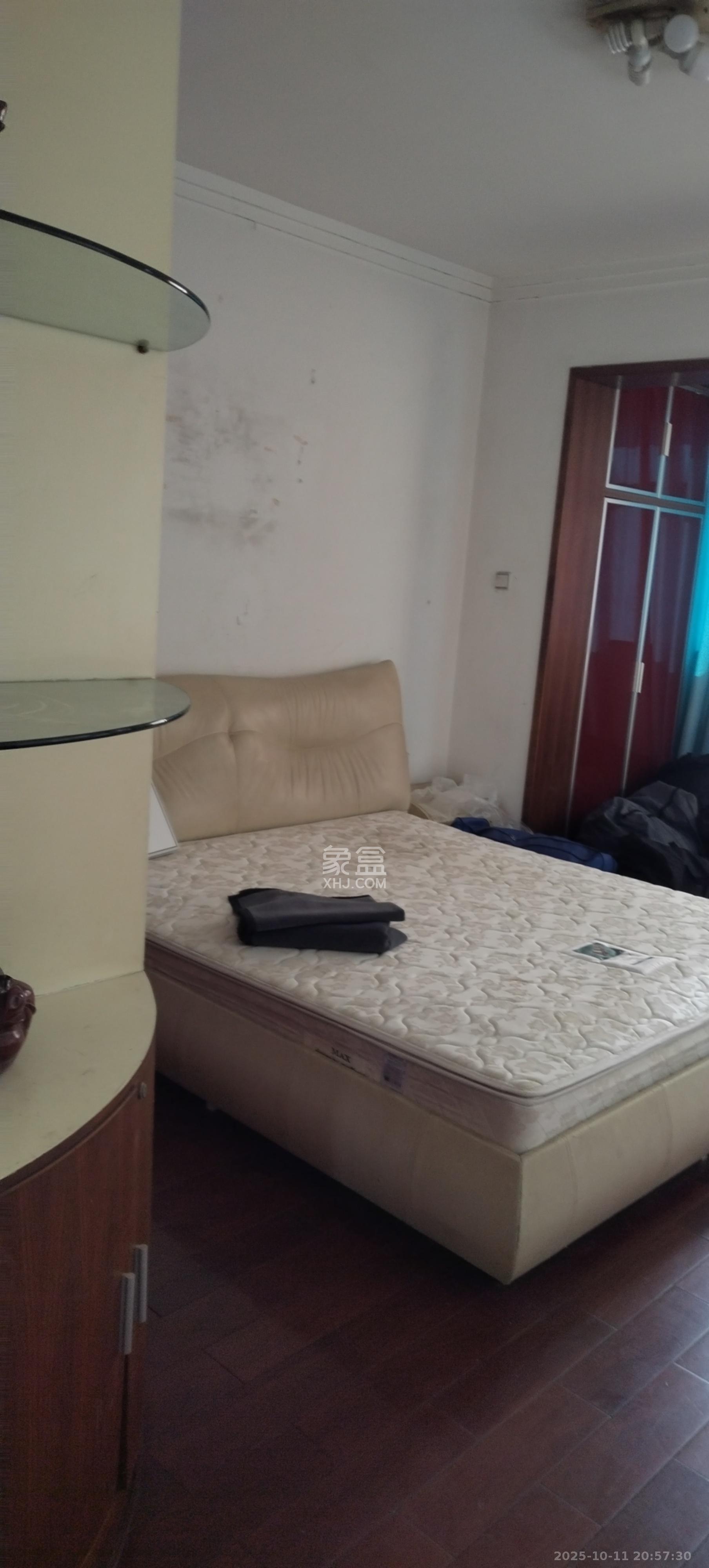 莲湖大厦 3室2厅2卫 2200.0元/月 莲湖大厦 3室2厅2卫 2200.0元/月室内图