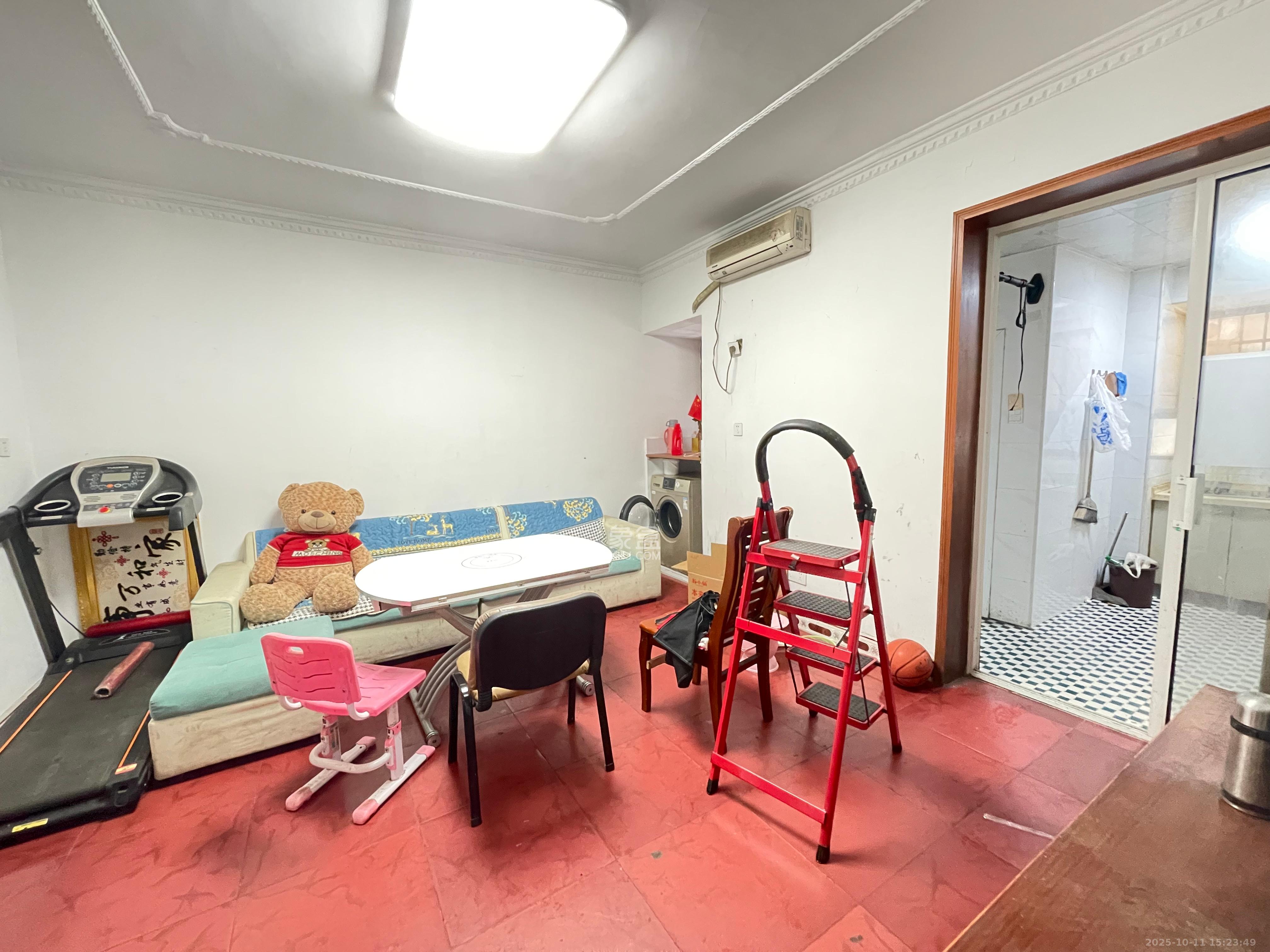 长坡社区  2室1厅1卫    1650.0元/月室内图1