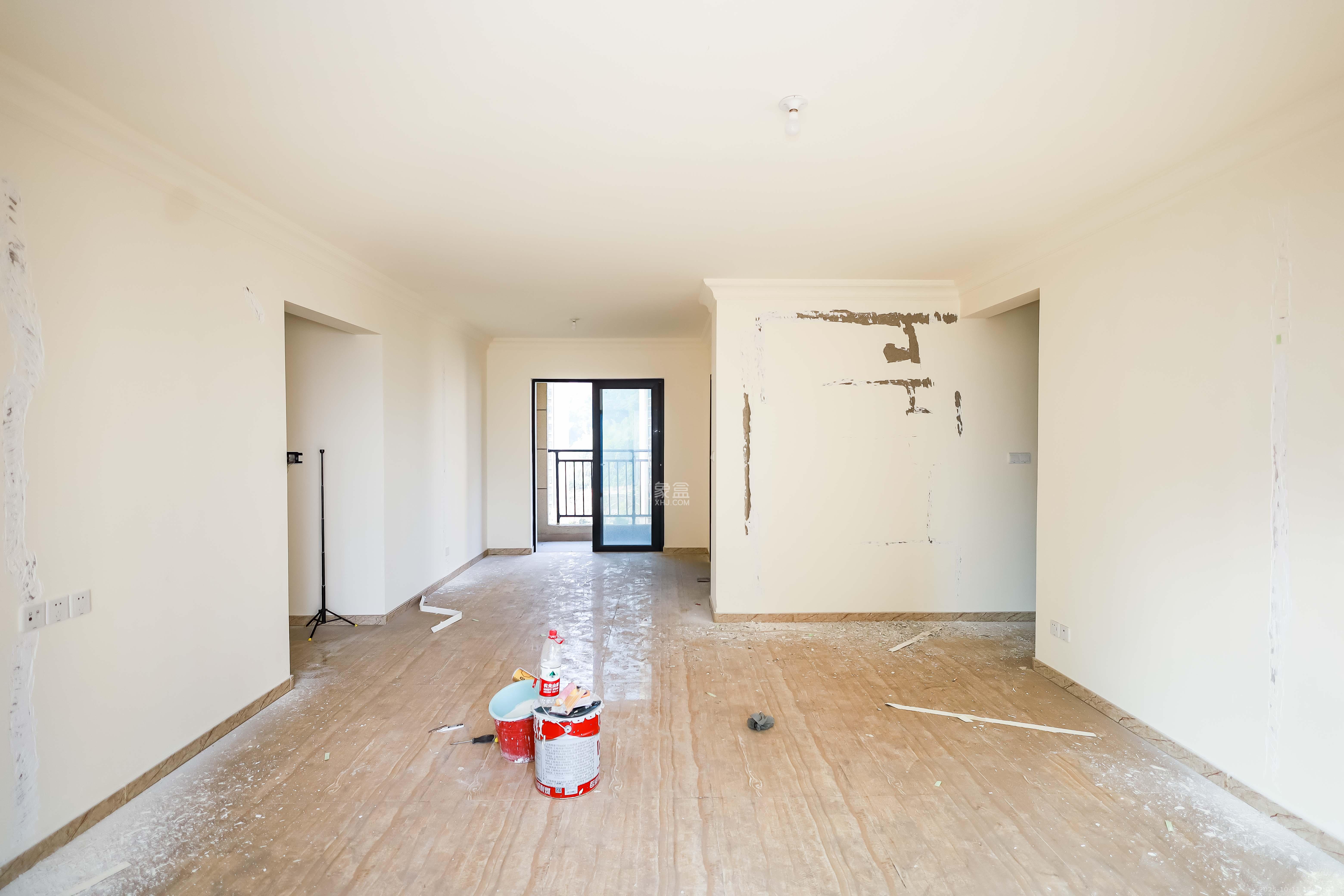 碧桂园荟隽棠 4室2厅2卫 141.0万 碧桂园荟隽棠 4室2厅2卫 141.0万客厅