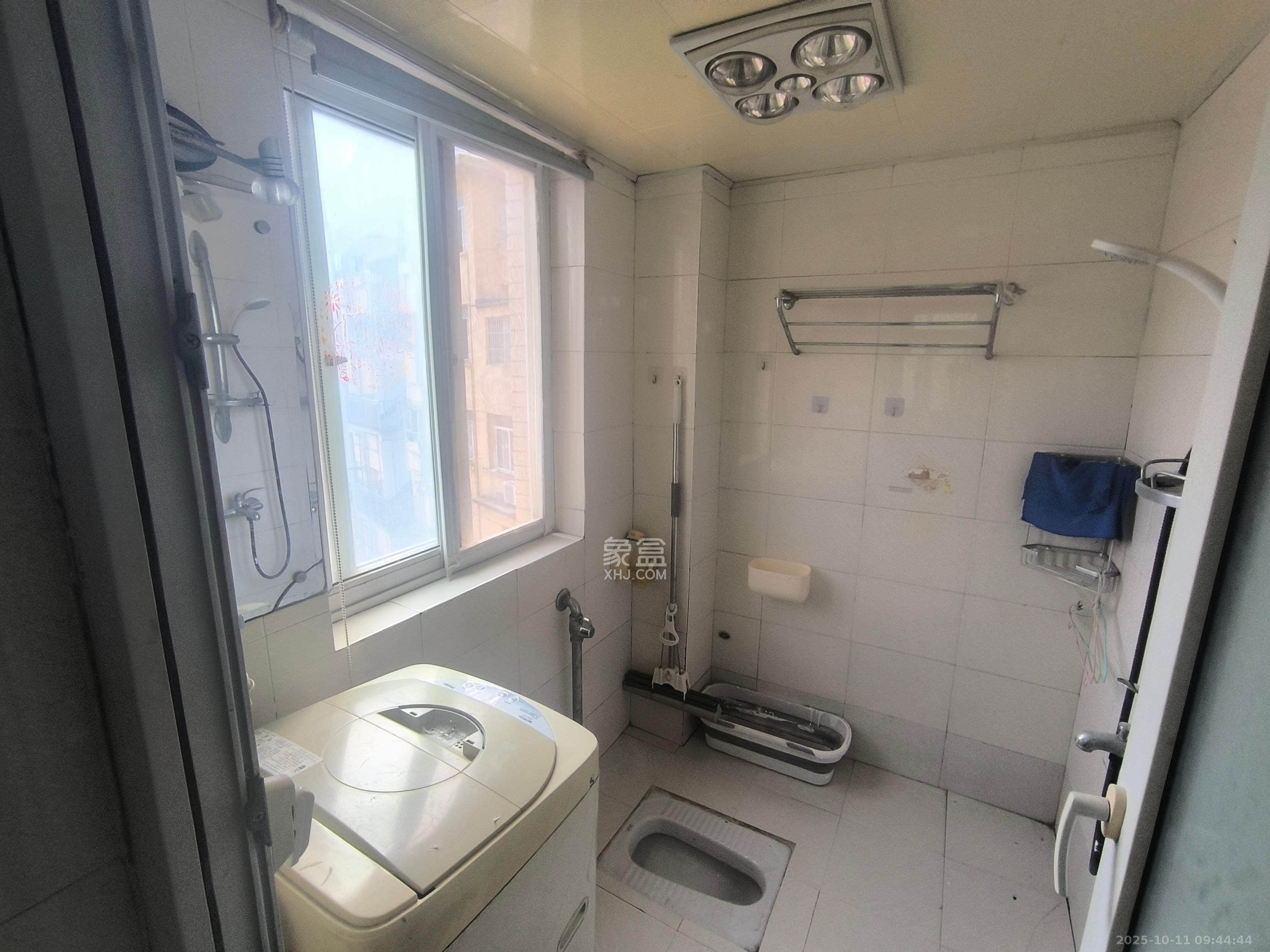 金碧文华  1室1厅1卫    1600.0元/月室内图