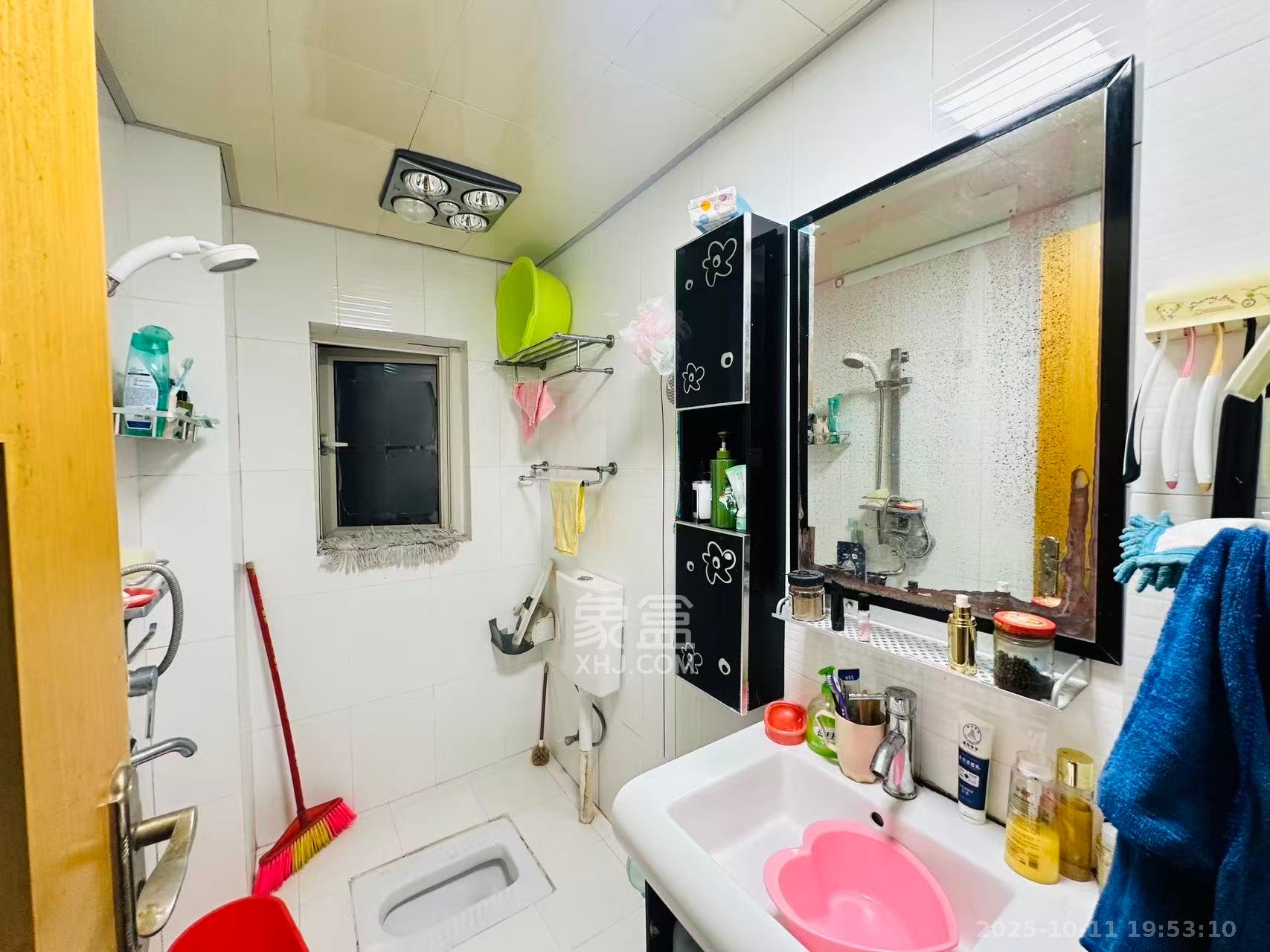 华新花苑 3室2厅2卫 2000.0元/月 华新花苑 3室2厅2卫 2000.0元/月室内图