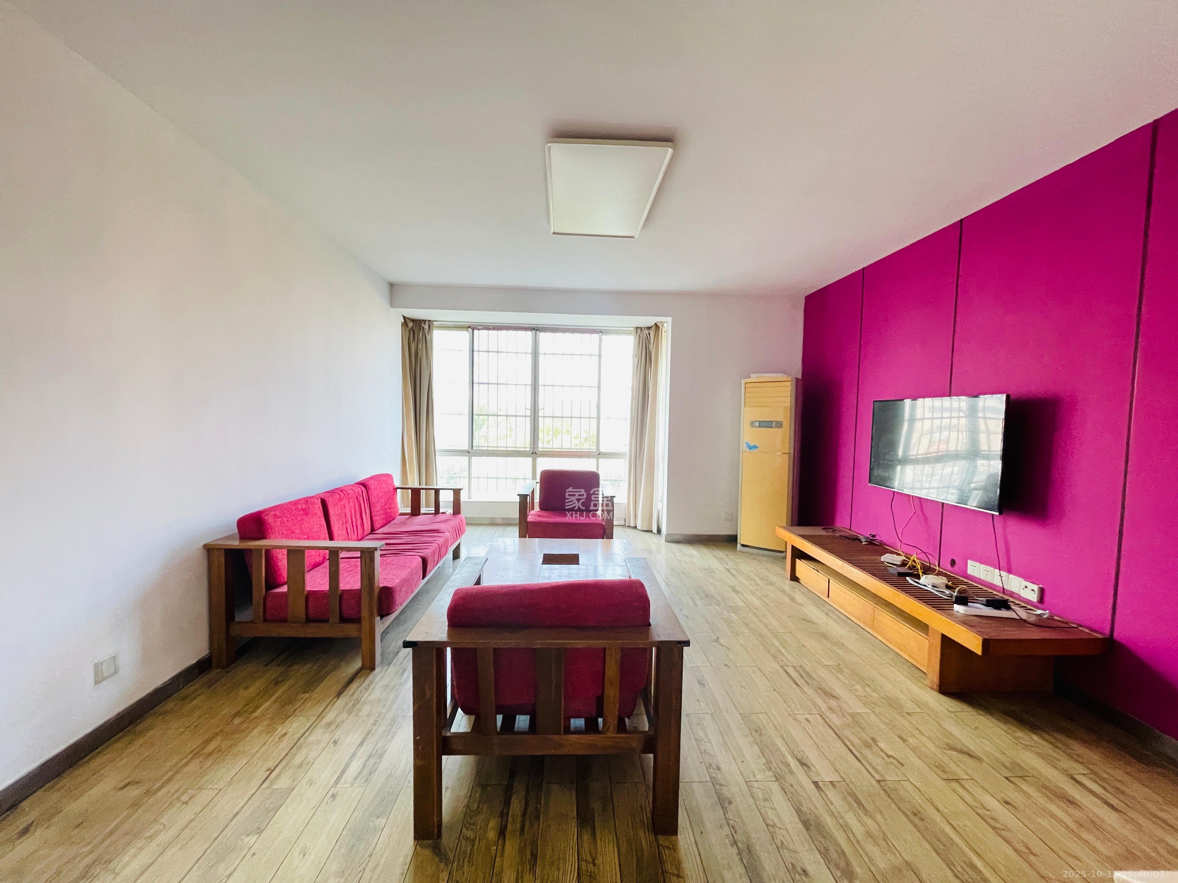 新世纪家园  3室2厅2卫    2800.0元/月 新世纪家园  3室2厅2卫    2800.0元/月