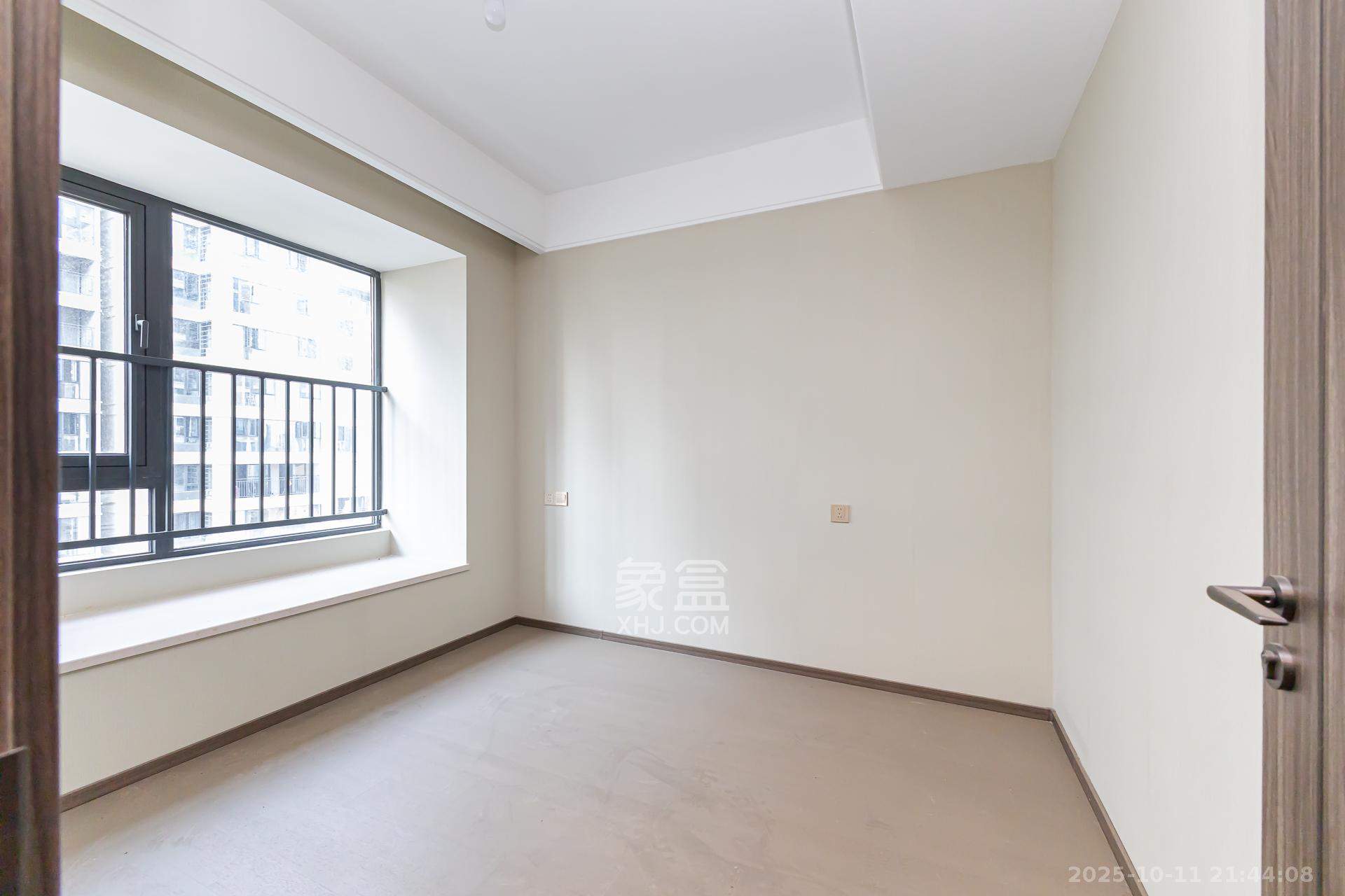 龙湖翠湖壹号  1室0厅0卫    132.0万卧室