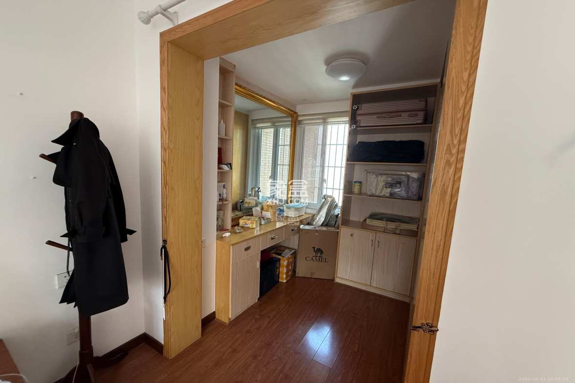 湘府十城(汇财御景湾新寓,汇财国际)  3室2厅2卫    2650.0元/月 湘府十城(汇财御景湾新寓,汇财国际)  3室2厅2卫    2650.0元/月室内图