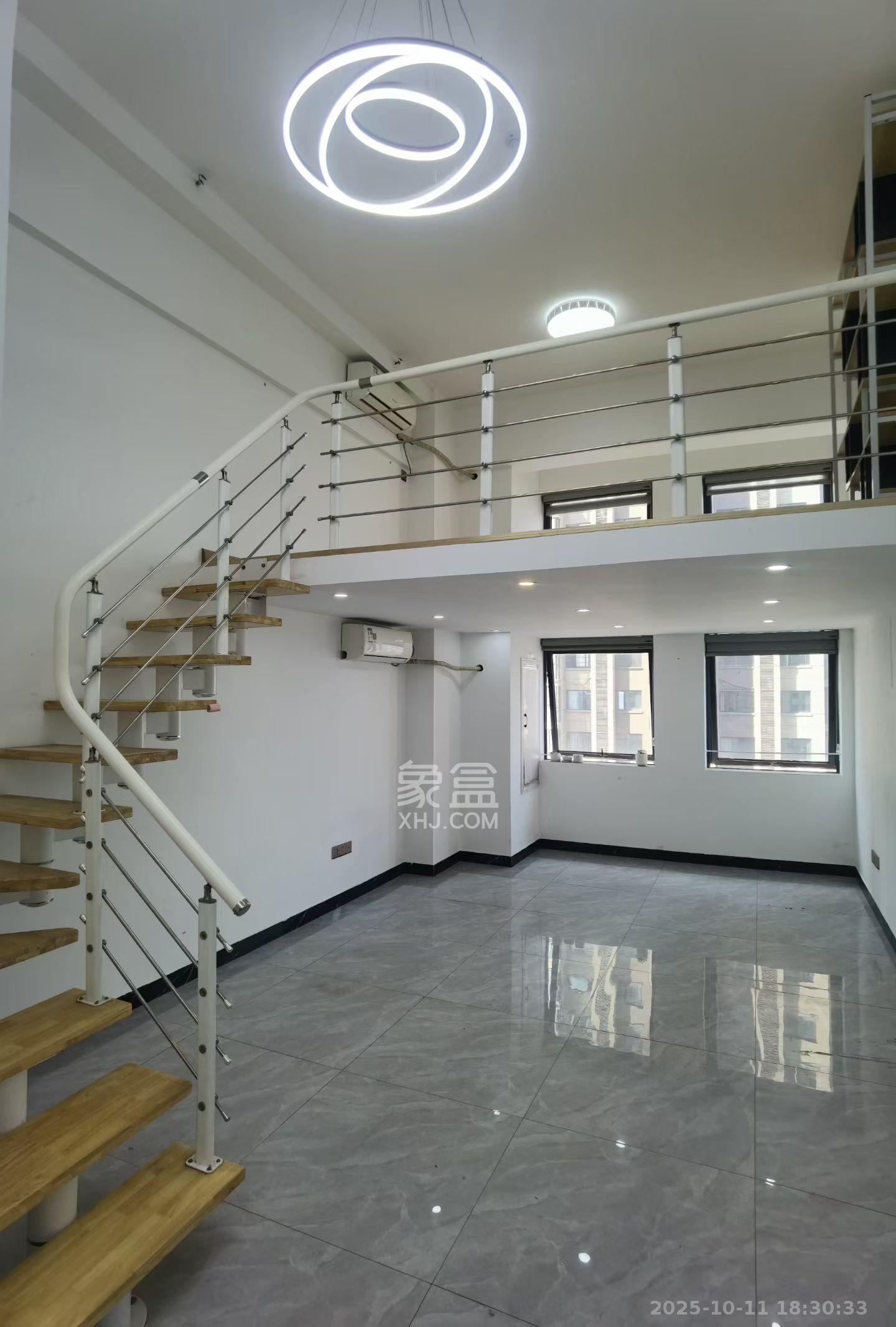 华润置地广场二期  1室1厅1卫    1600.0元/月室内图