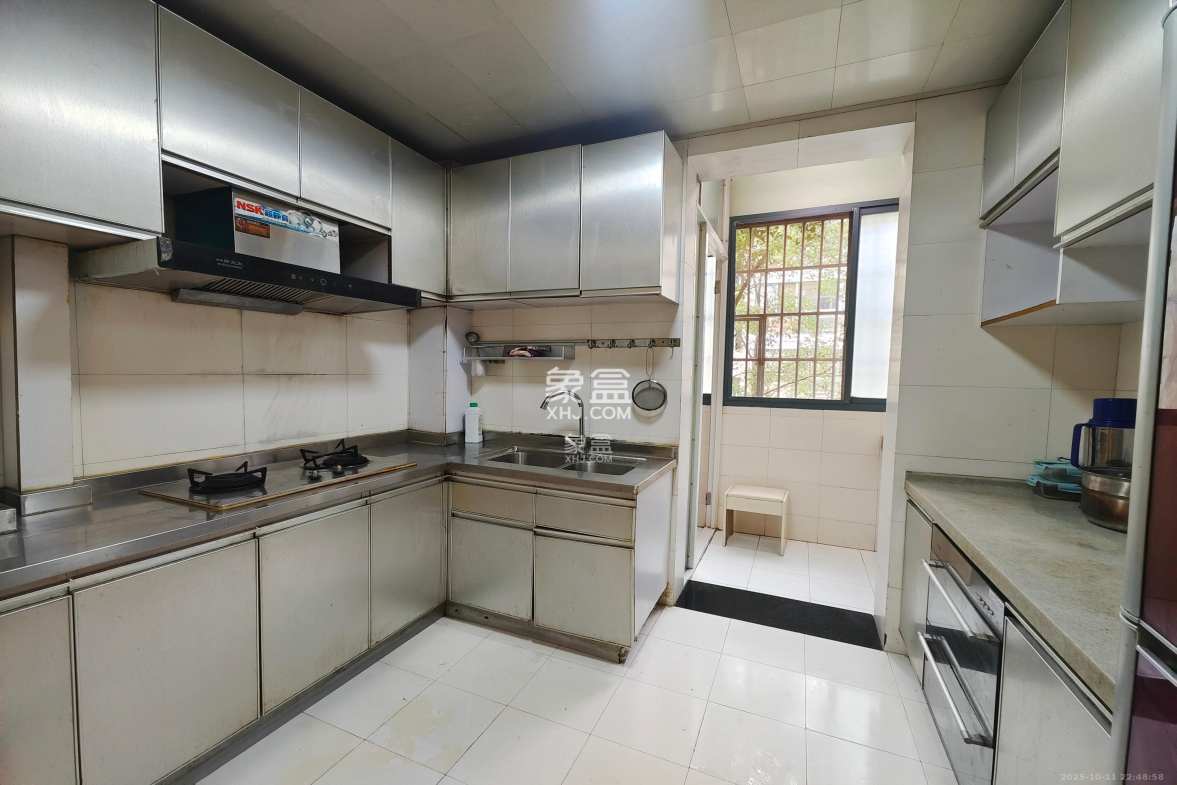 枫林绿洲  4室2厅2卫    2600.0元/月 枫林绿洲  4室2厅2卫    2600.0元/月室内图