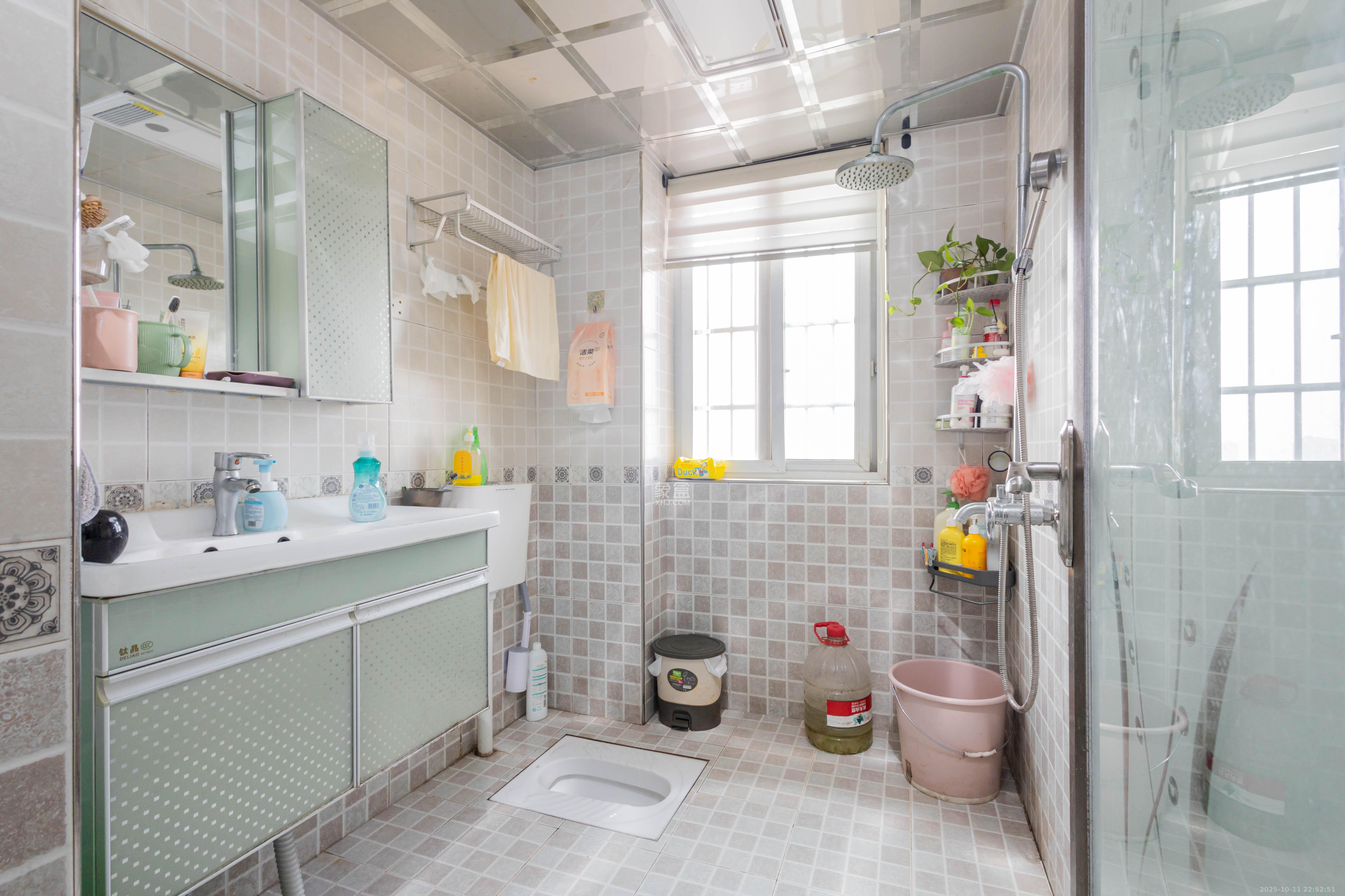 紫云阁  2室2厅1卫    58.0万卫生间