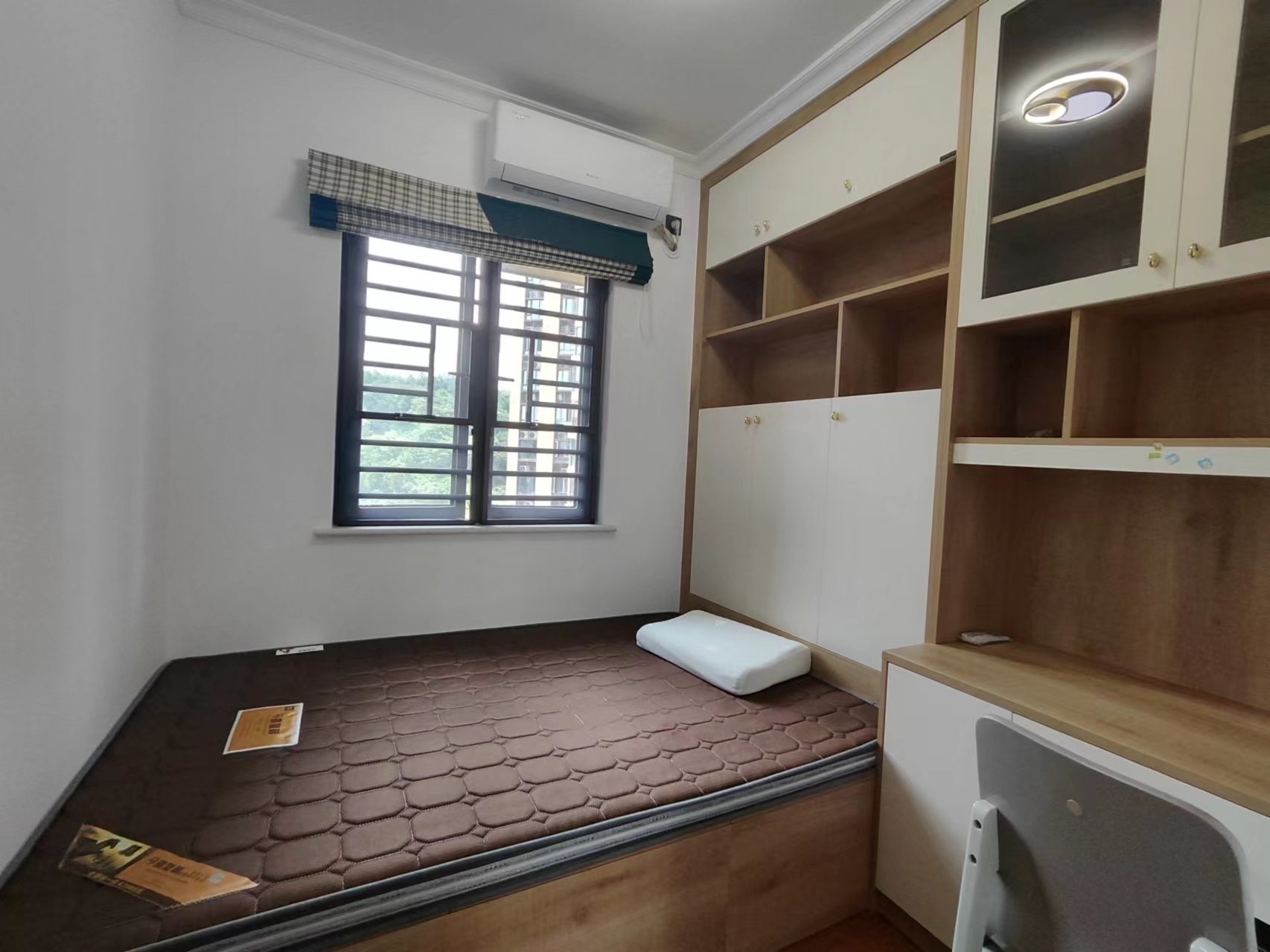 碧桂园豪园 4室2厅2卫 2600.0元/月 碧桂园豪园 4室2厅2卫 2600.0元/月室内图