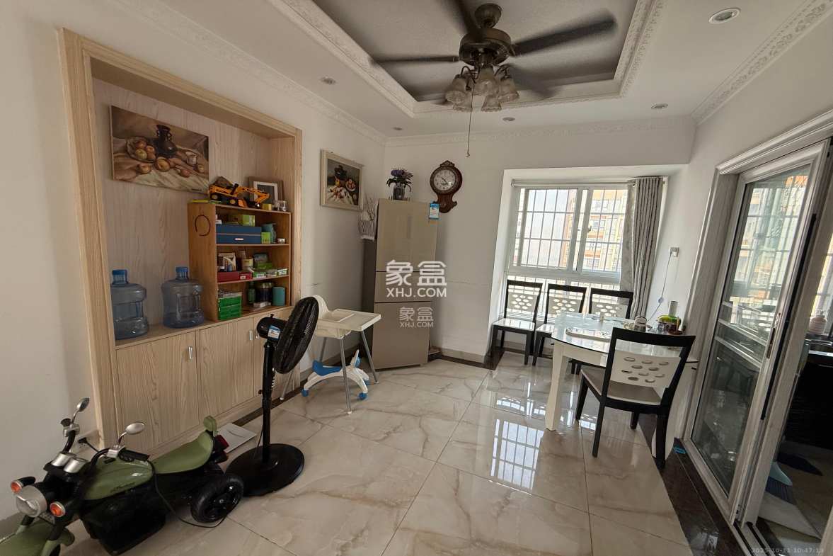 湘府十城(汇财御景湾新寓,汇财国际)  3室2厅2卫    2650.0元/月 湘府十城(汇财御景湾新寓,汇财国际)  3室2厅2卫    2650.0元/月室内图1