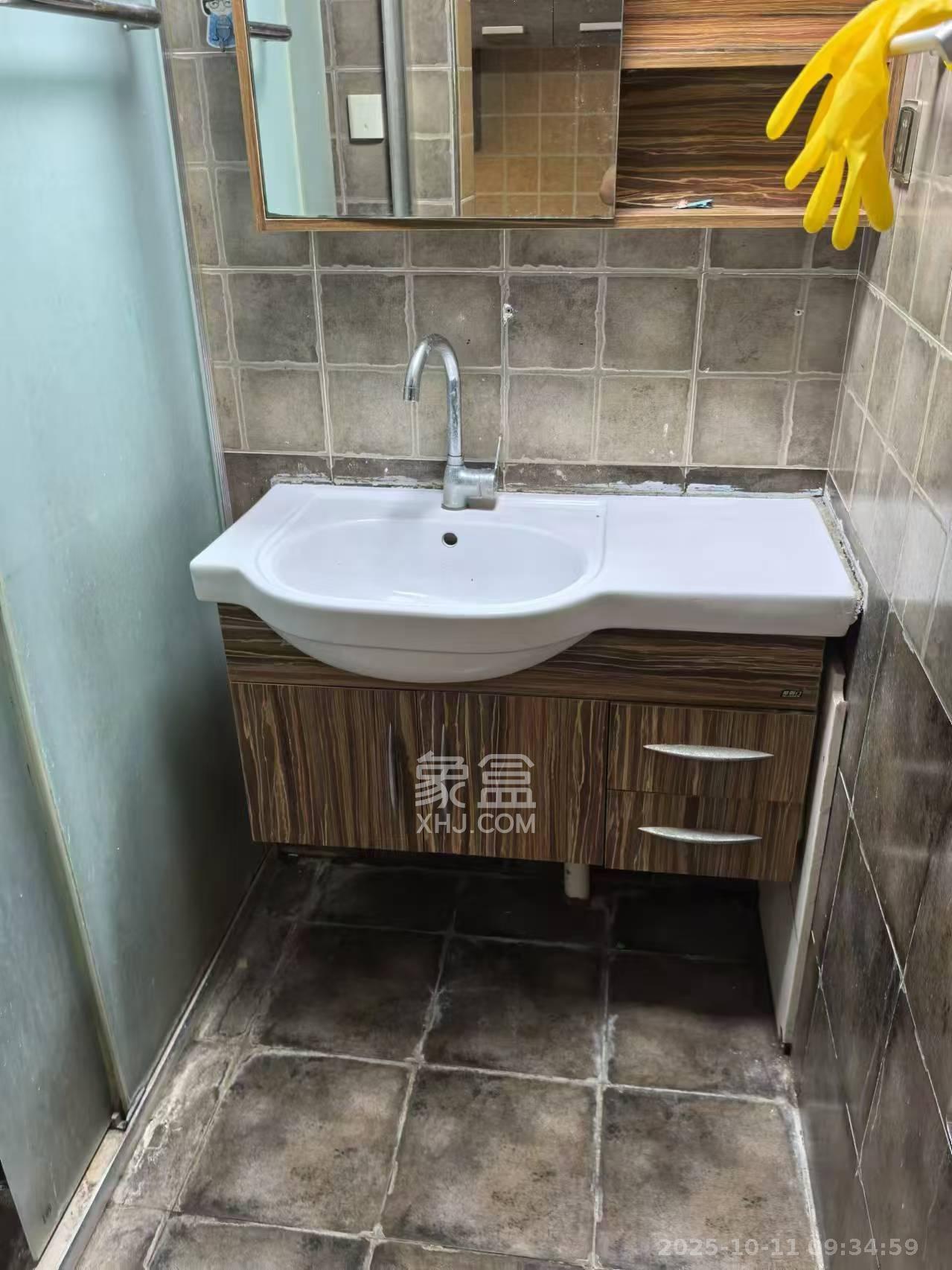 鑫远湘府逸园  3室2厅1卫    2000.0元/月室内图