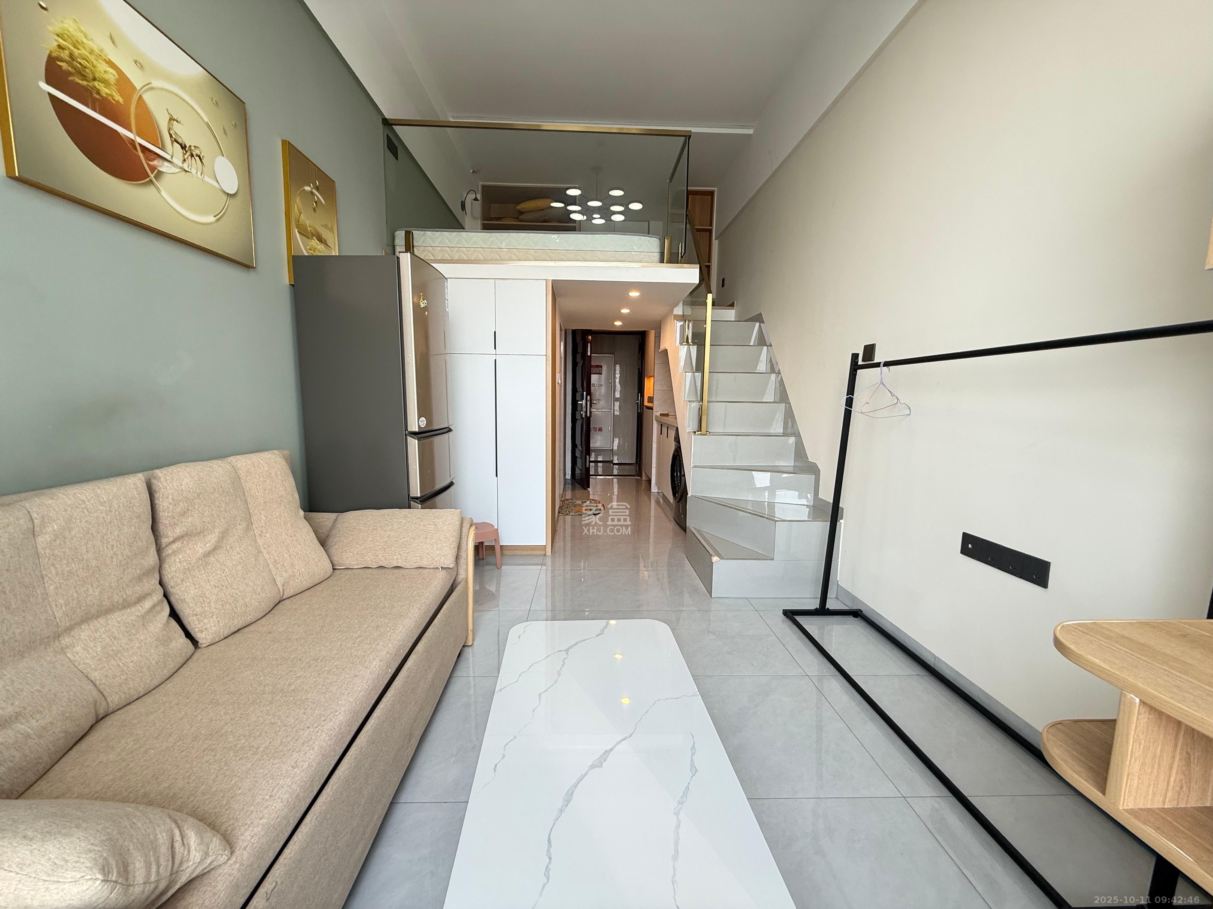 保利天禧EF区  1室1厅1卫    1800.0元/月室内图