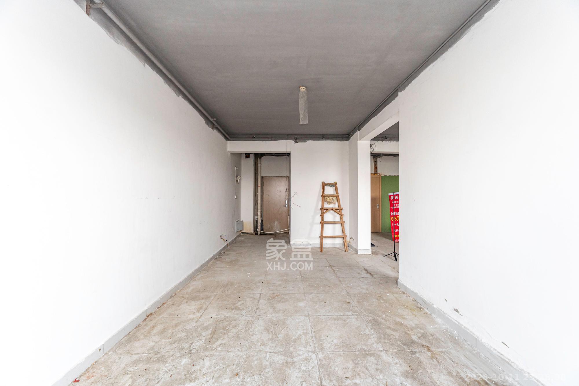 海伦春天  1室0厅0卫    26.0万客厅