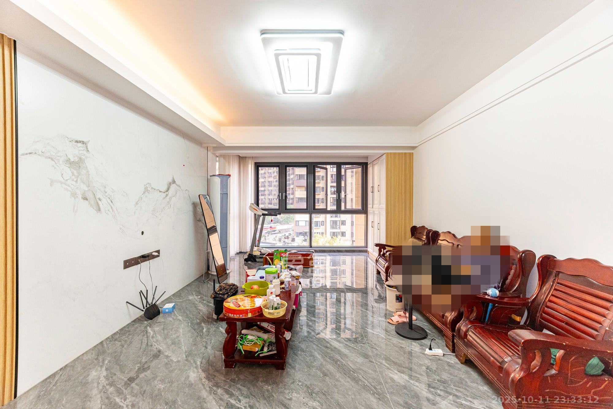 保利香槟国际  4室2厅2卫    130.0万