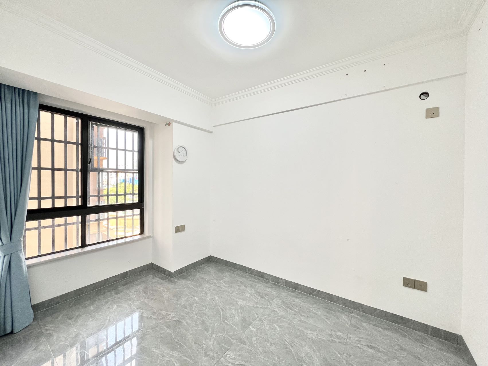 金城天鹅湖  3室2厅1卫    2400.0元/月室内图