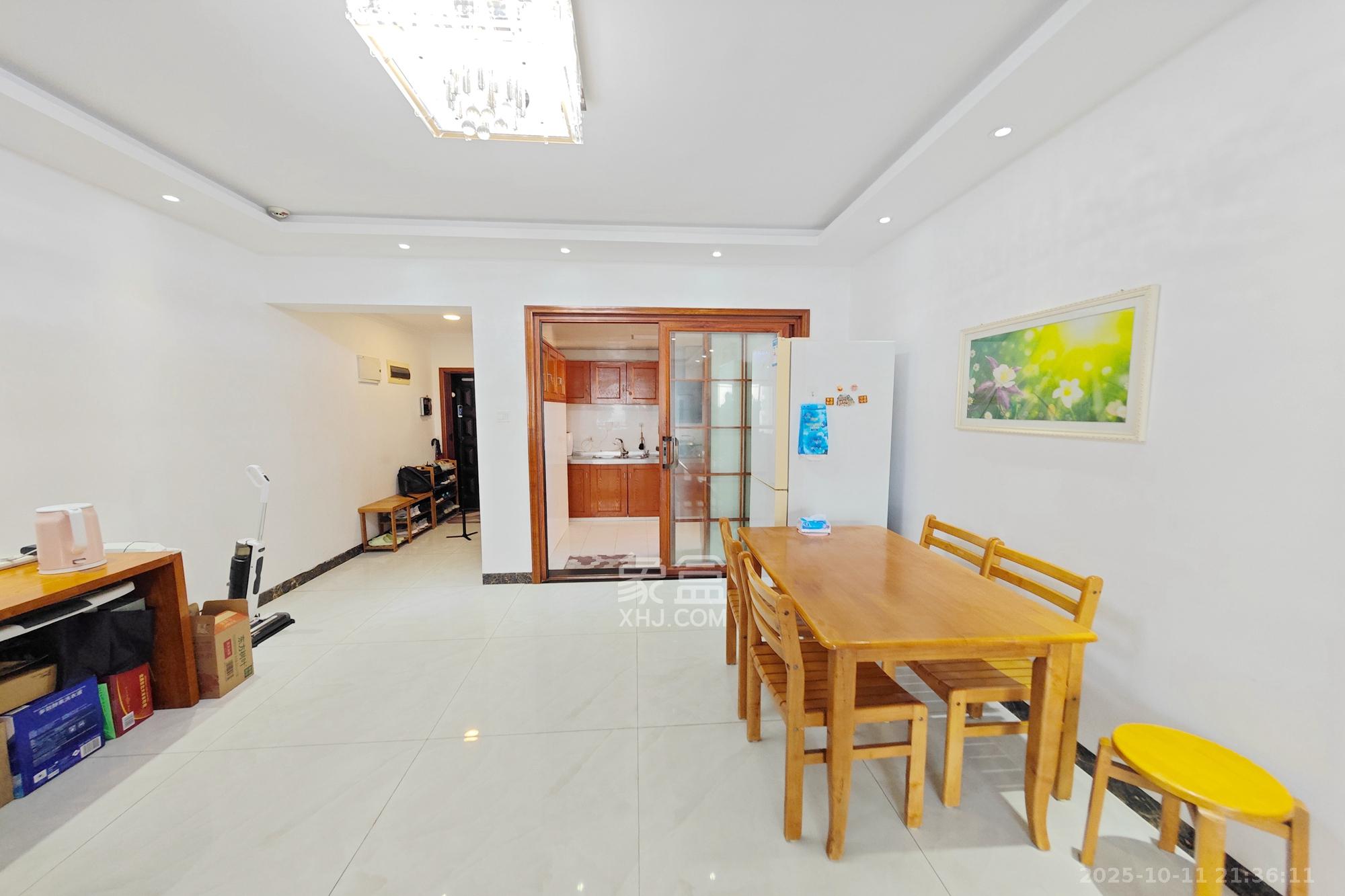 新城新世界一二三期  3室2厅2卫    118.0万 新城新世界一二三期  3室2厅2卫    118.0万客厅