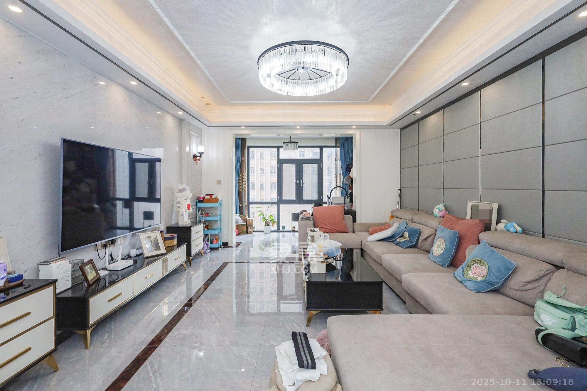 八方小区C区  3室2厅2卫    390.0万 八方小区C区  3室2厅2卫    390.0万