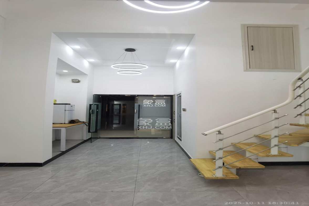 华润置地广场二期 1室1厅1卫 1600.0元/月 华润置地广场二期 1室1厅1卫 1600.0元/月室内图