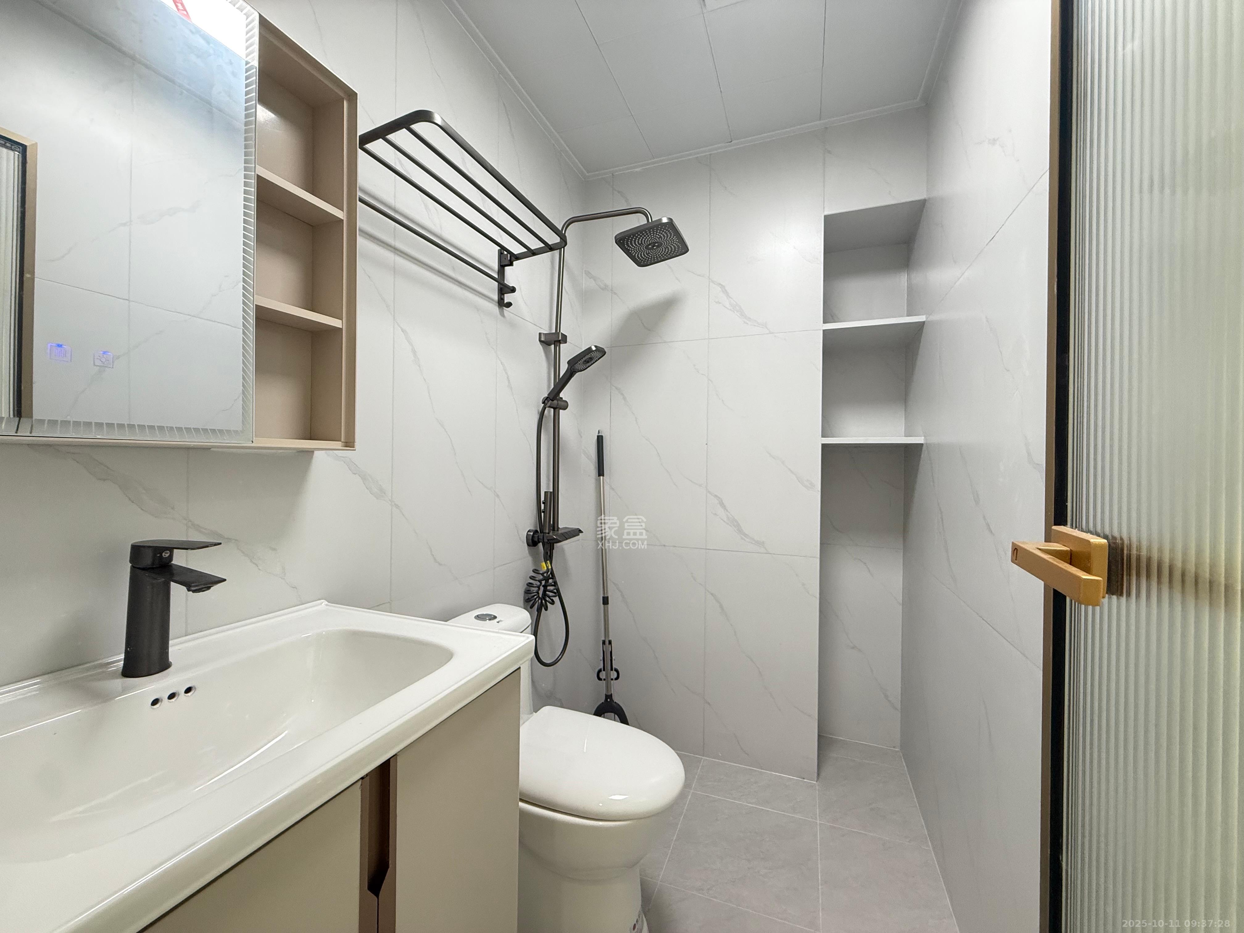 君悦新天地  2室1厅1卫    2500.0元/月室内图