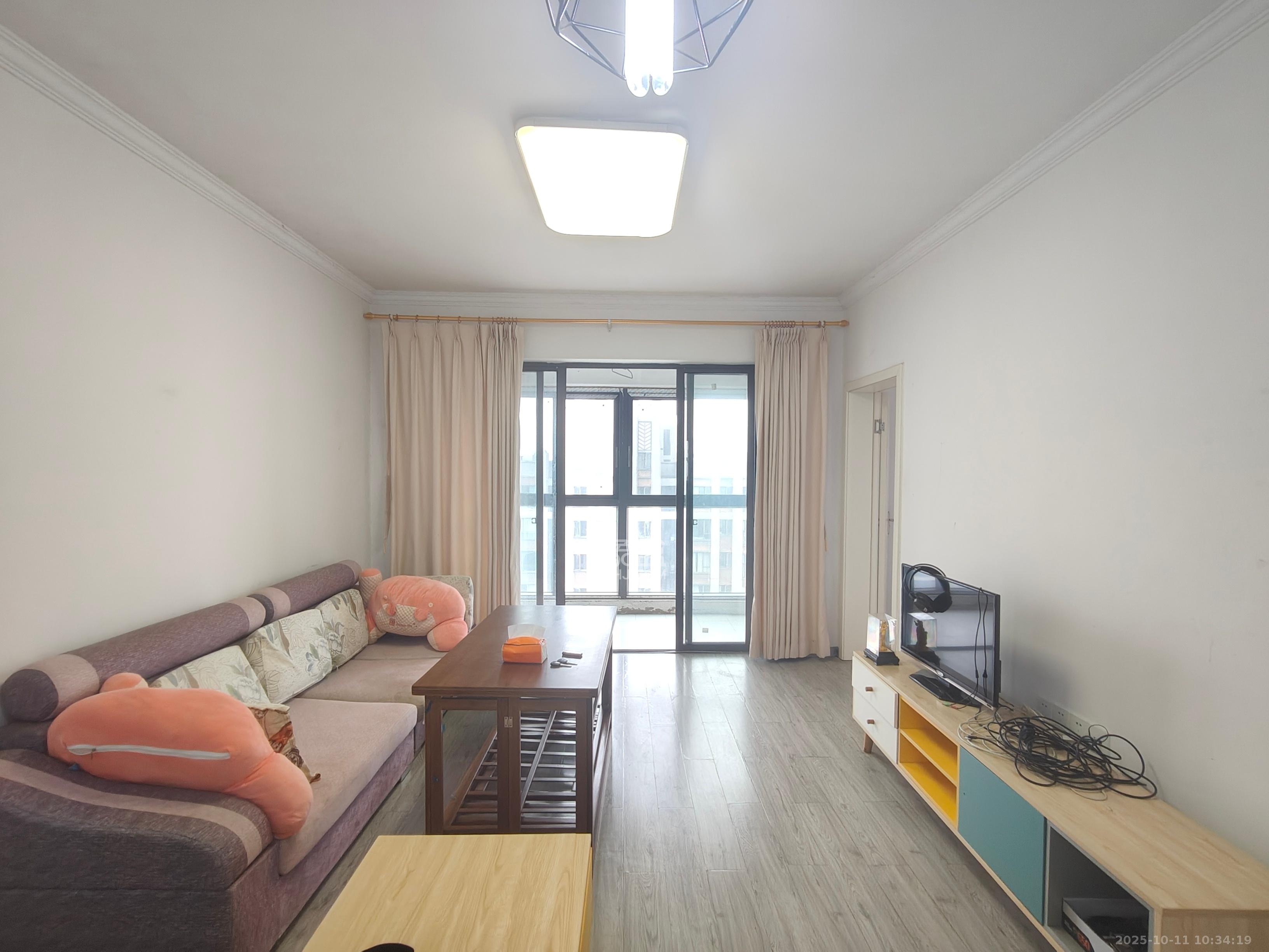 旭辉御府  3室1厅1卫    2400.0元/月 旭辉御府  3室1厅1卫    2400.0元/月