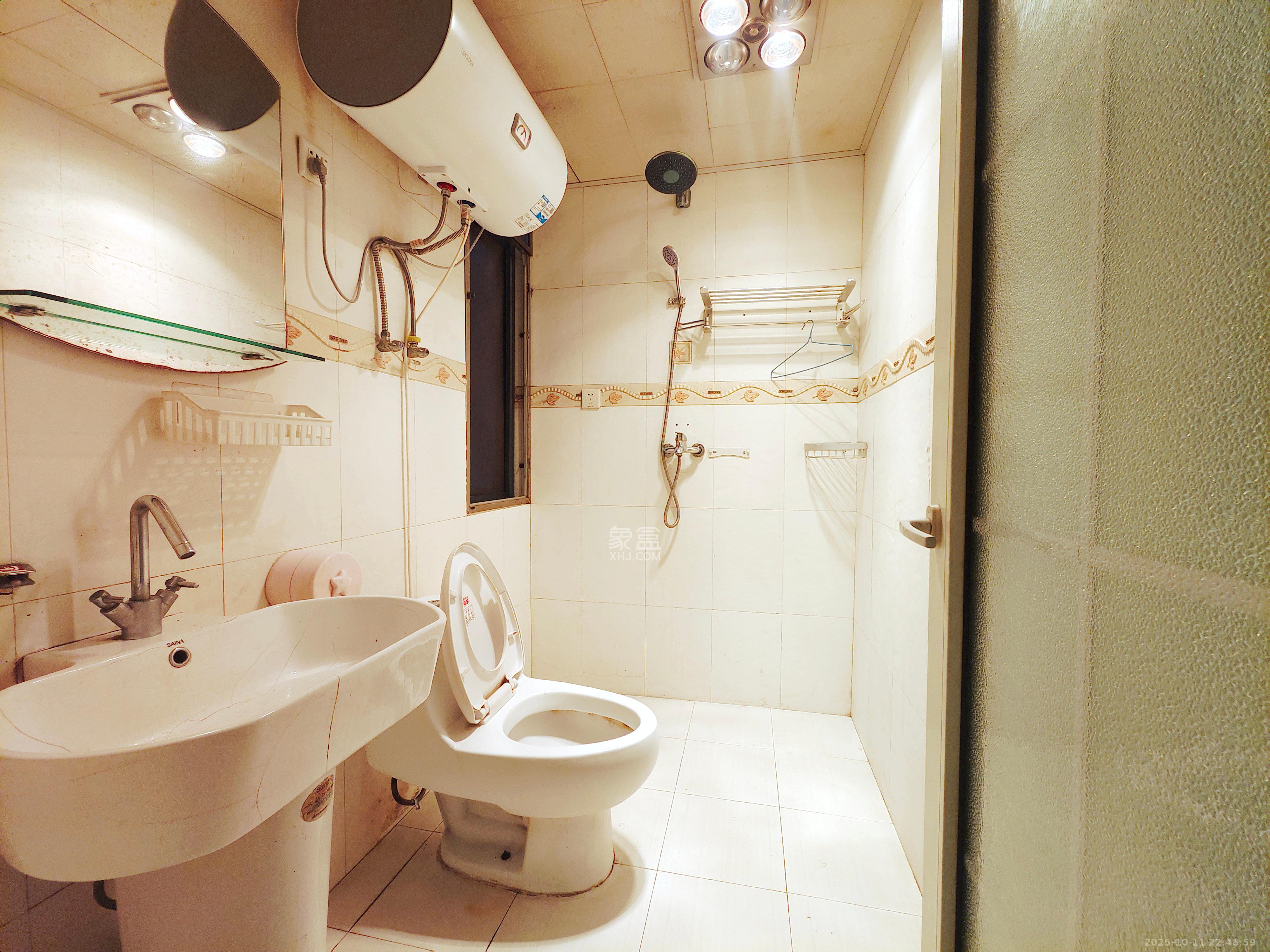 枫林绿洲  4室2厅2卫    2600.0元/月室内图