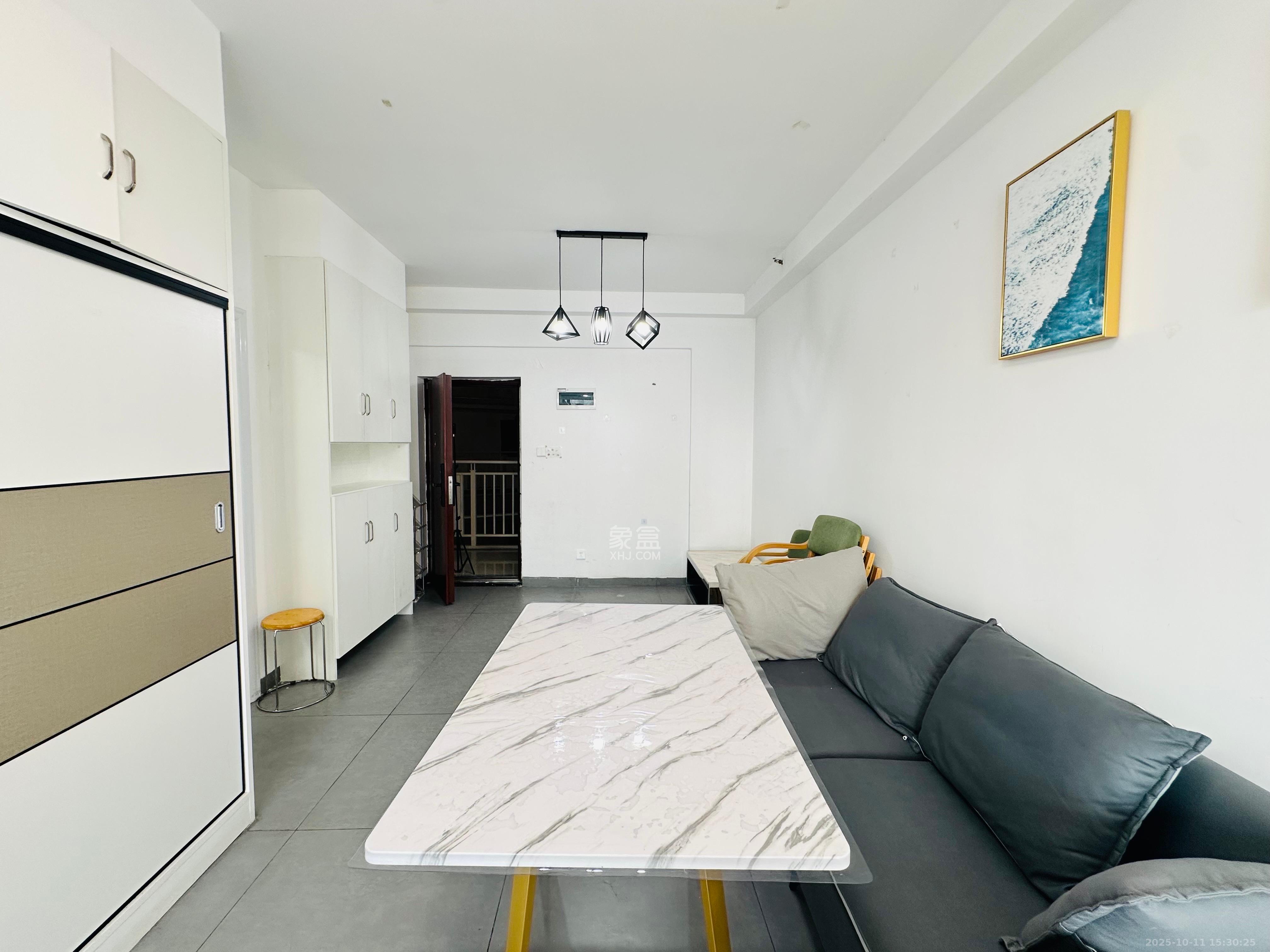 达美美立方 1室1厅1卫 2050.0元/月 达美美立方 1室1厅1卫 2050.0元/月室内图