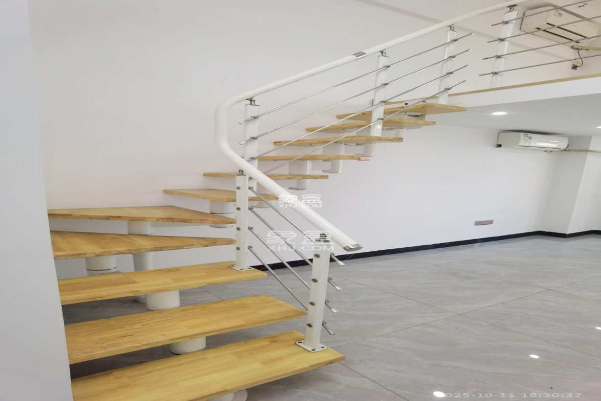 华润置地广场二期 1室1厅1卫 1600.0元/月 华润置地广场二期 1室1厅1卫 1600.0元/月室内图