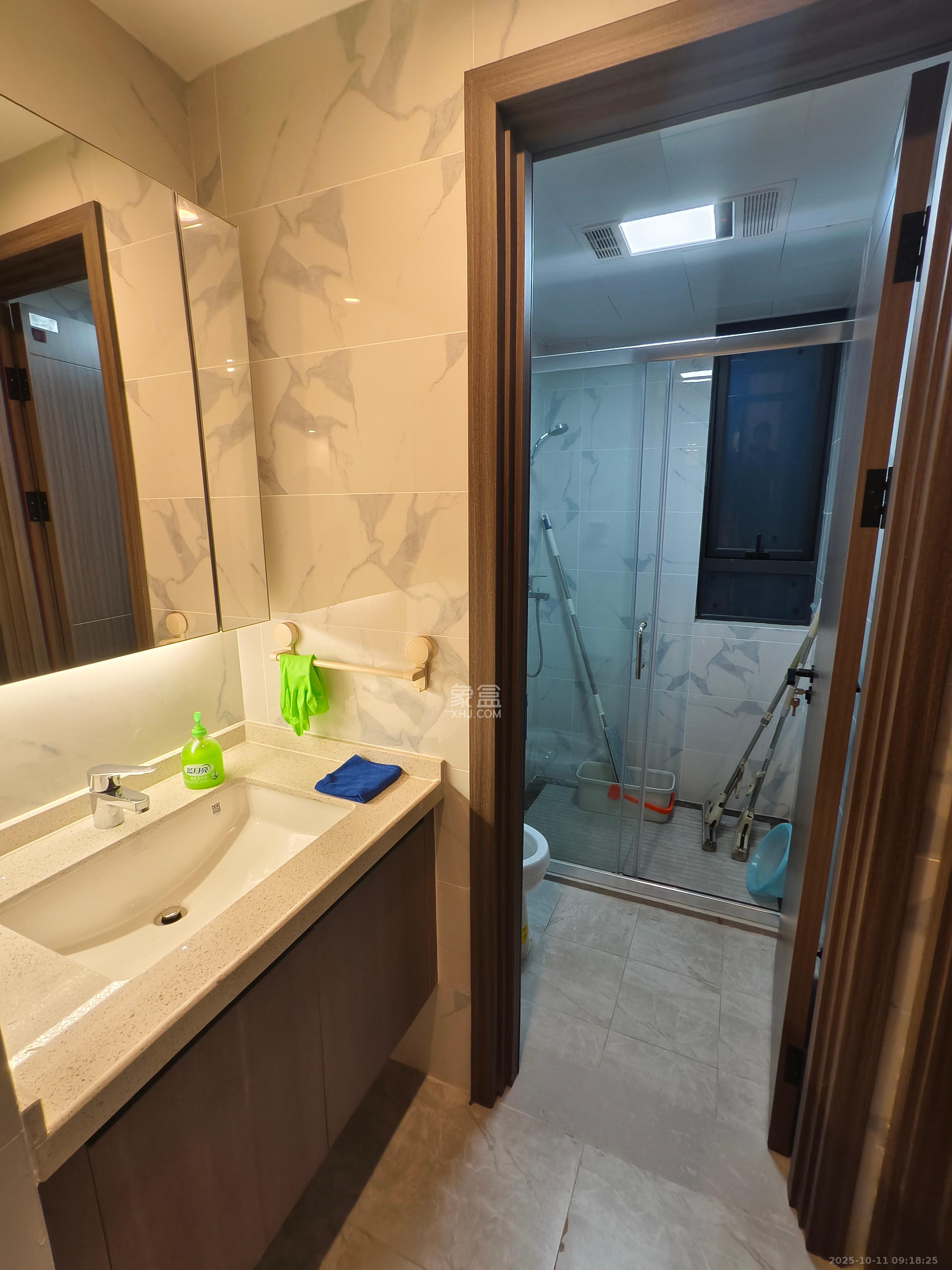 绿地V岛  3室2厅2卫    3500.0元/月 绿地V岛  3室2厅2卫    3500.0元/月室内图