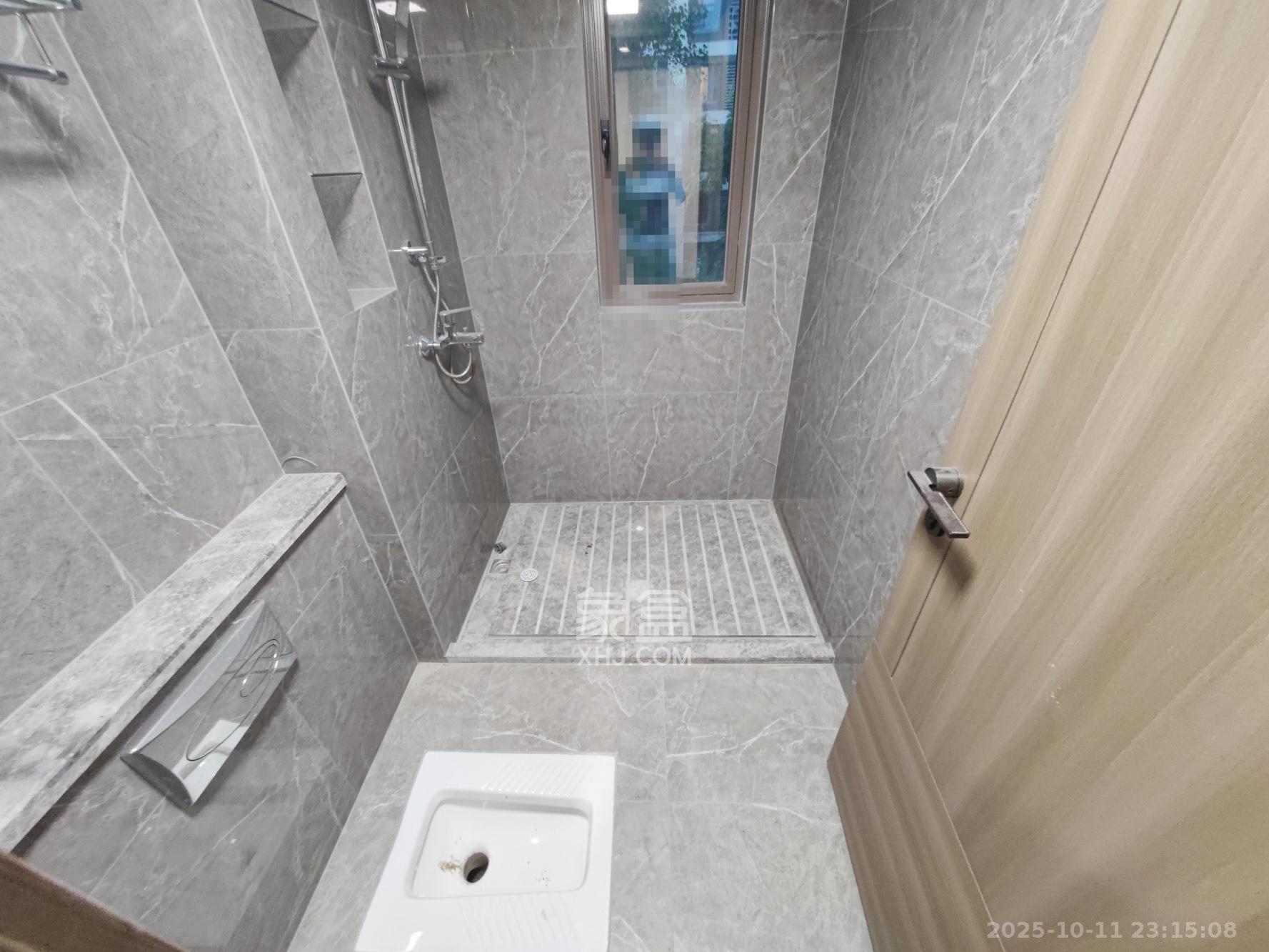 弘阳阳光城天宸府 4室2厅2卫 185.0万 弘阳阳光城天宸府 4室2厅2卫 185.0万卫生间