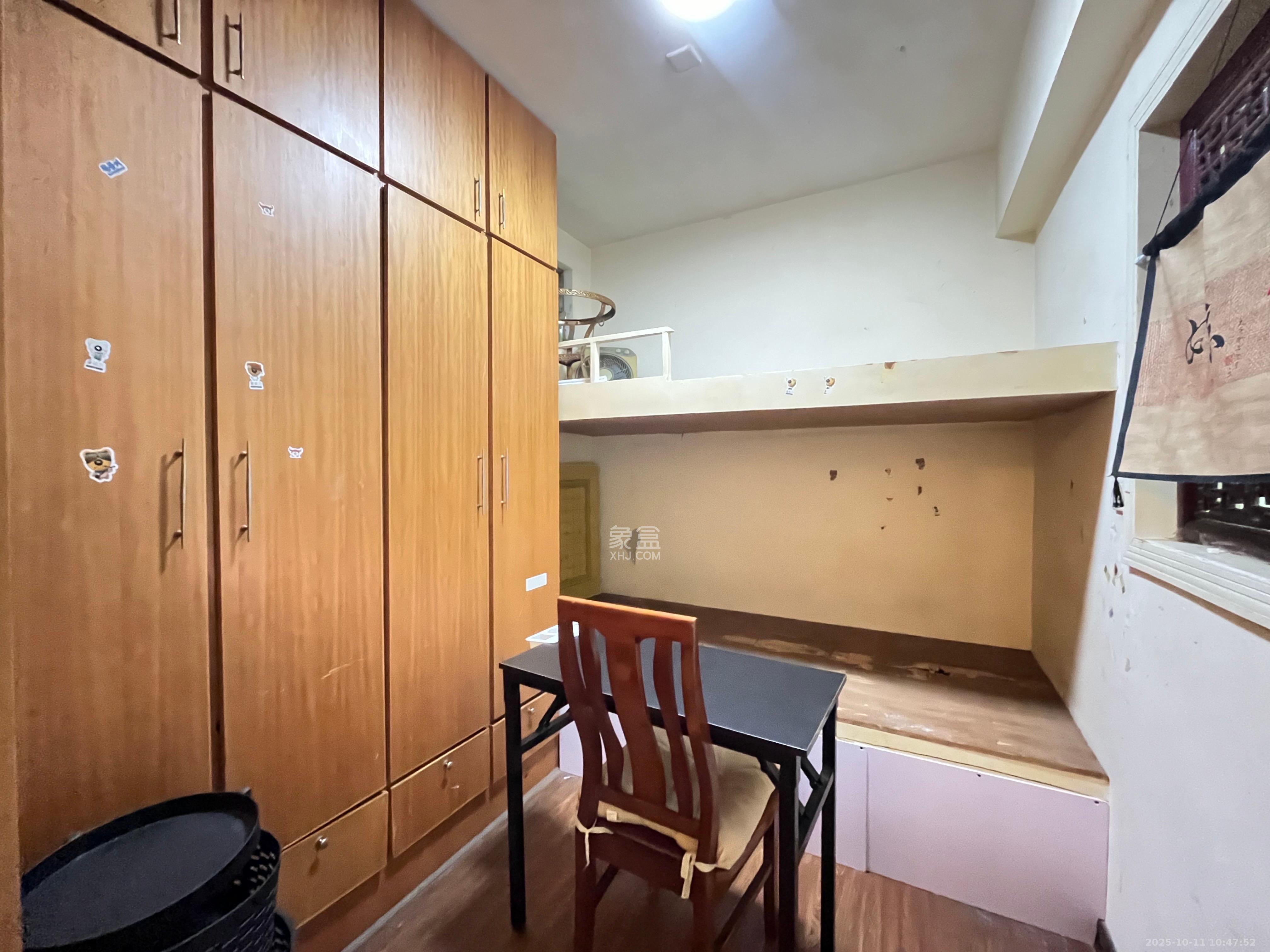 恩瑞麓山名园(龙王港小区) 3室2厅1卫 2000.0元/月 恩瑞麓山名园(龙王港小区) 3室2厅1卫 2000.0元/月室内图