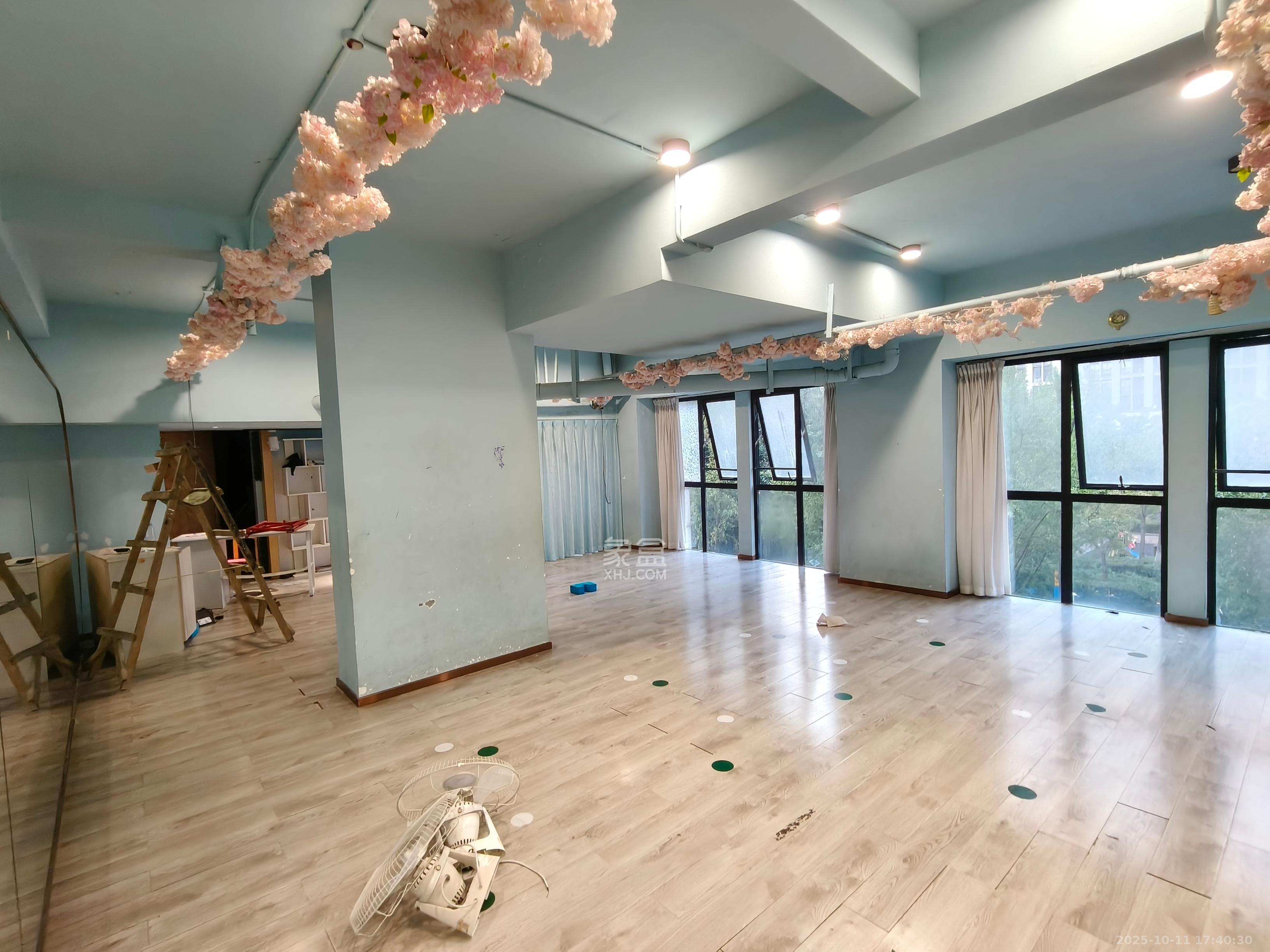 郡原广场   400.0㎡      15000.0元/月室内图