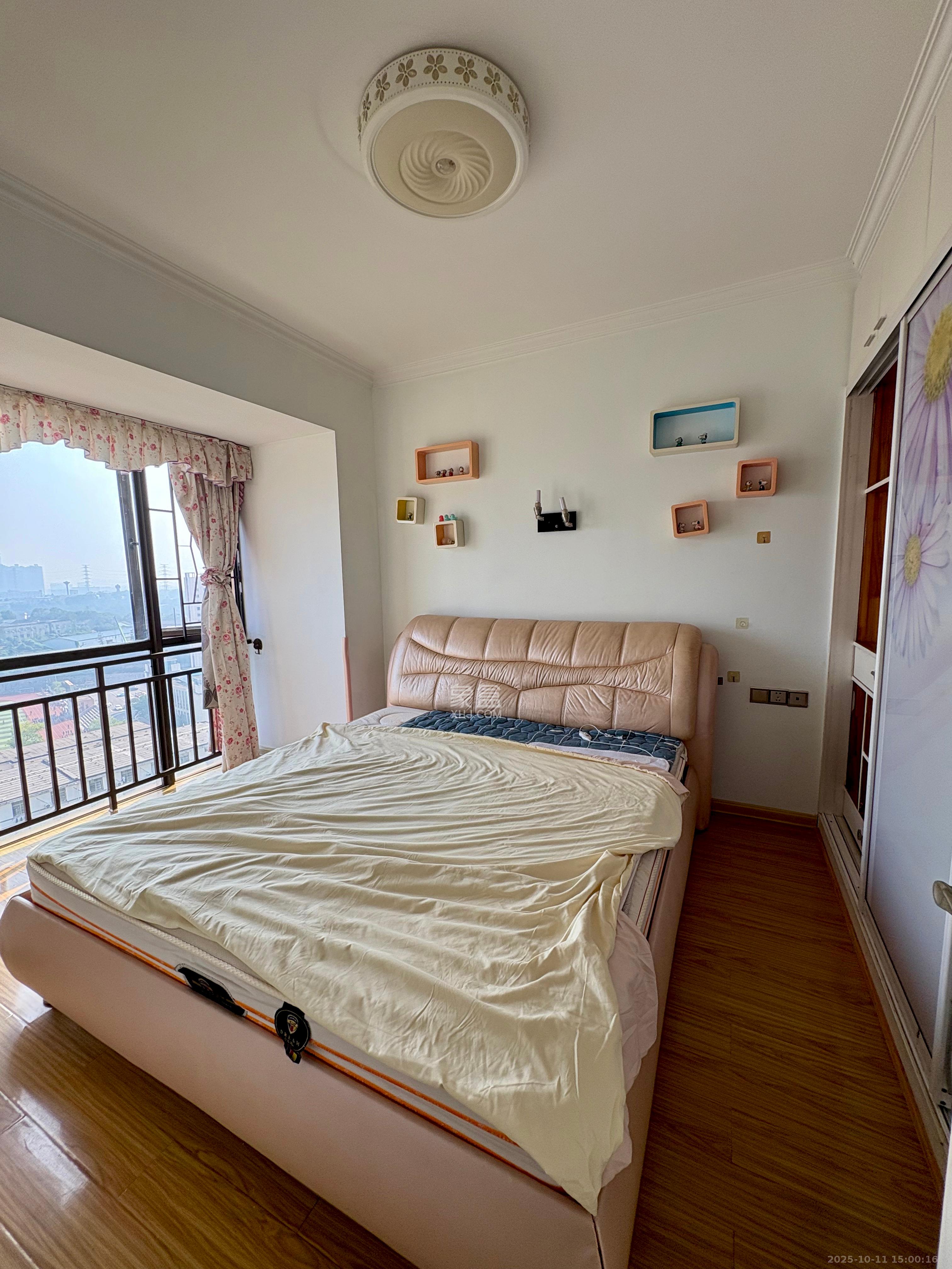 旭辉华庭  3室2厅1卫    1800.0元/月 旭辉华庭  3室2厅1卫    1800.0元/月室内图