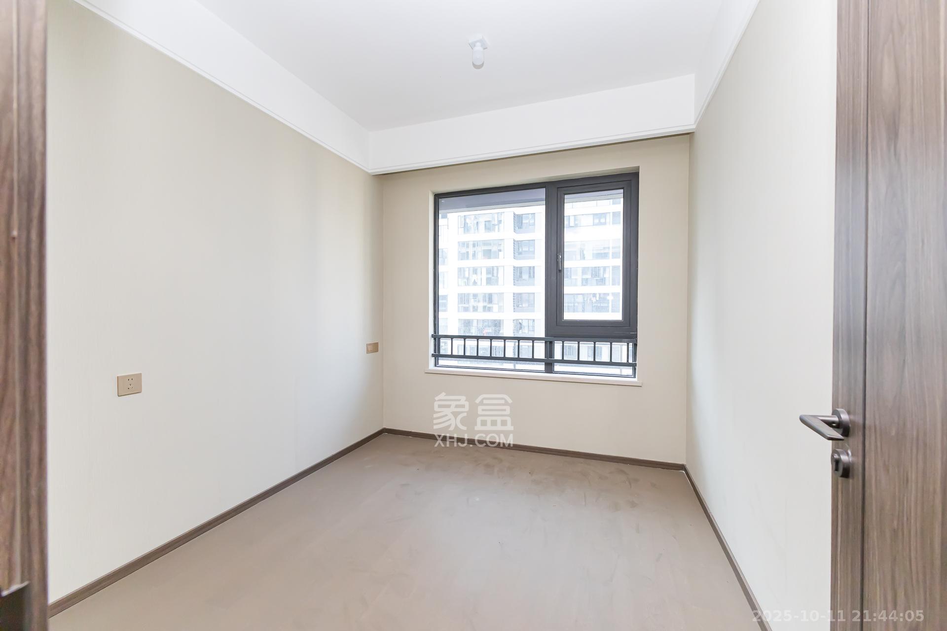 龙湖翠湖壹号  1室0厅0卫    132.0万卧室