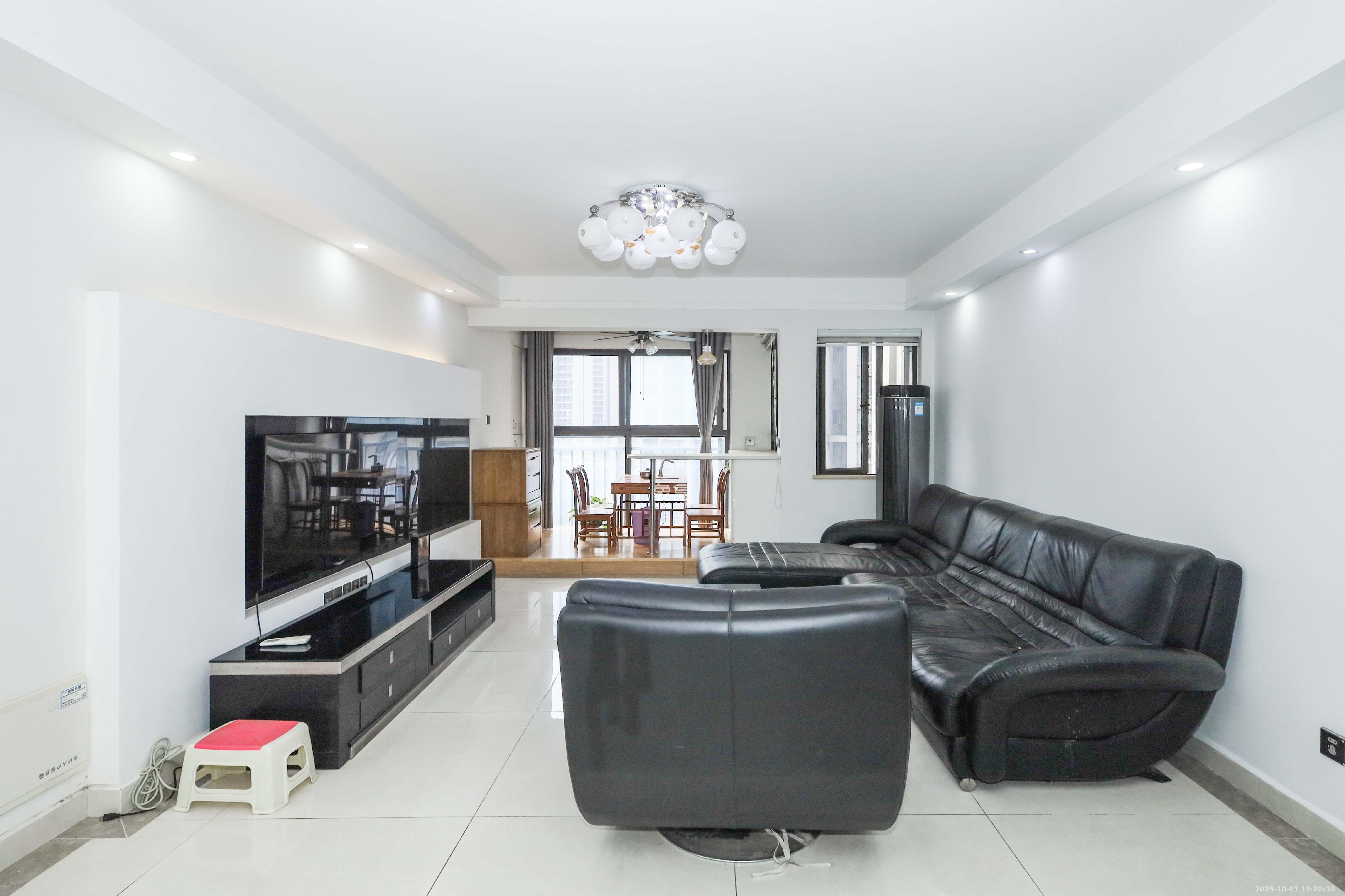 旭辉御府  3室2厅2卫    2400.0元/月 旭辉御府  3室2厅2卫    2400.0元/月室内图