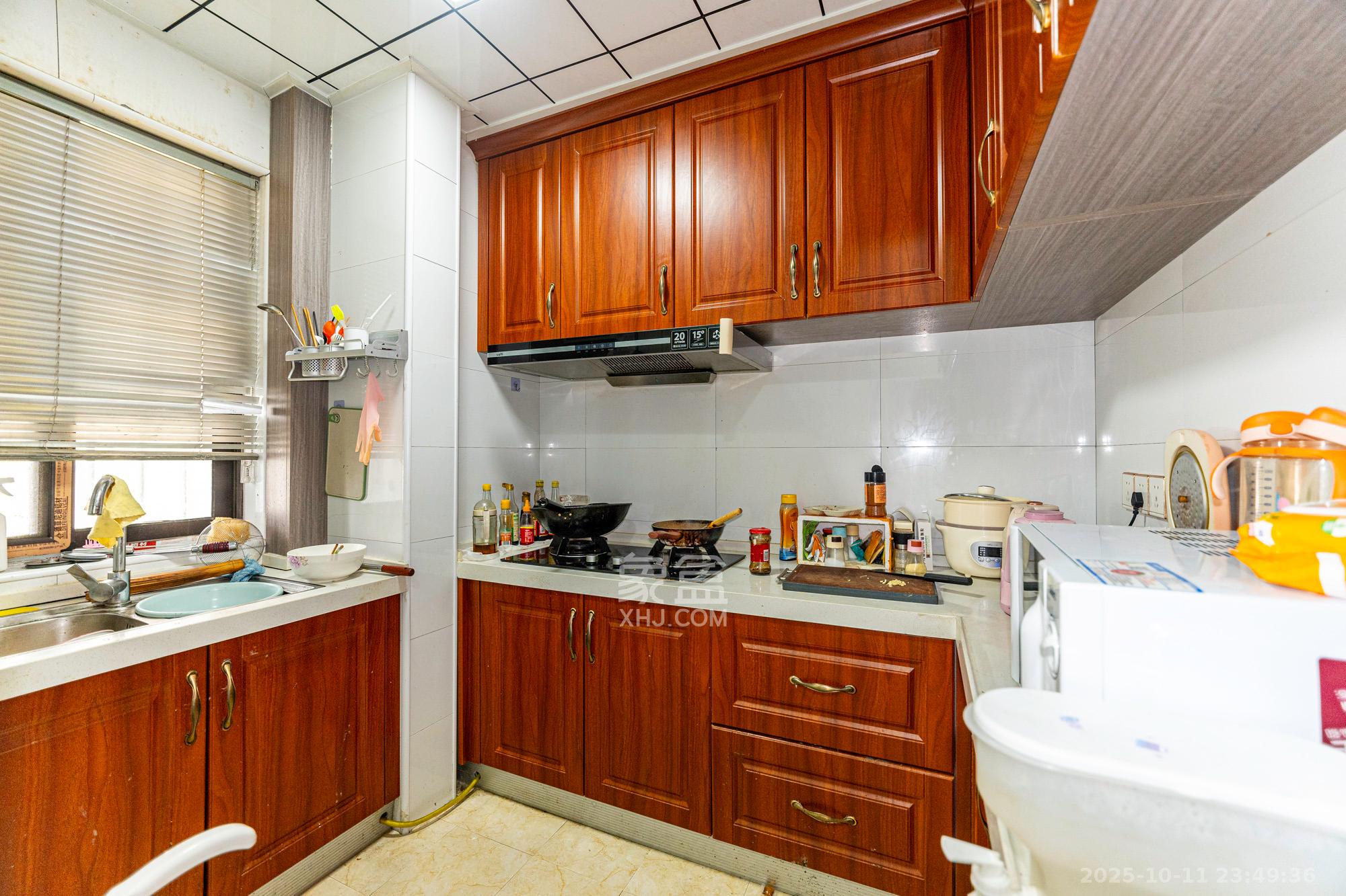 星湖湾一期高层 4室2厅2卫 85.8万 星湖湾一期高层 4室2厅2卫 85.8万厨房