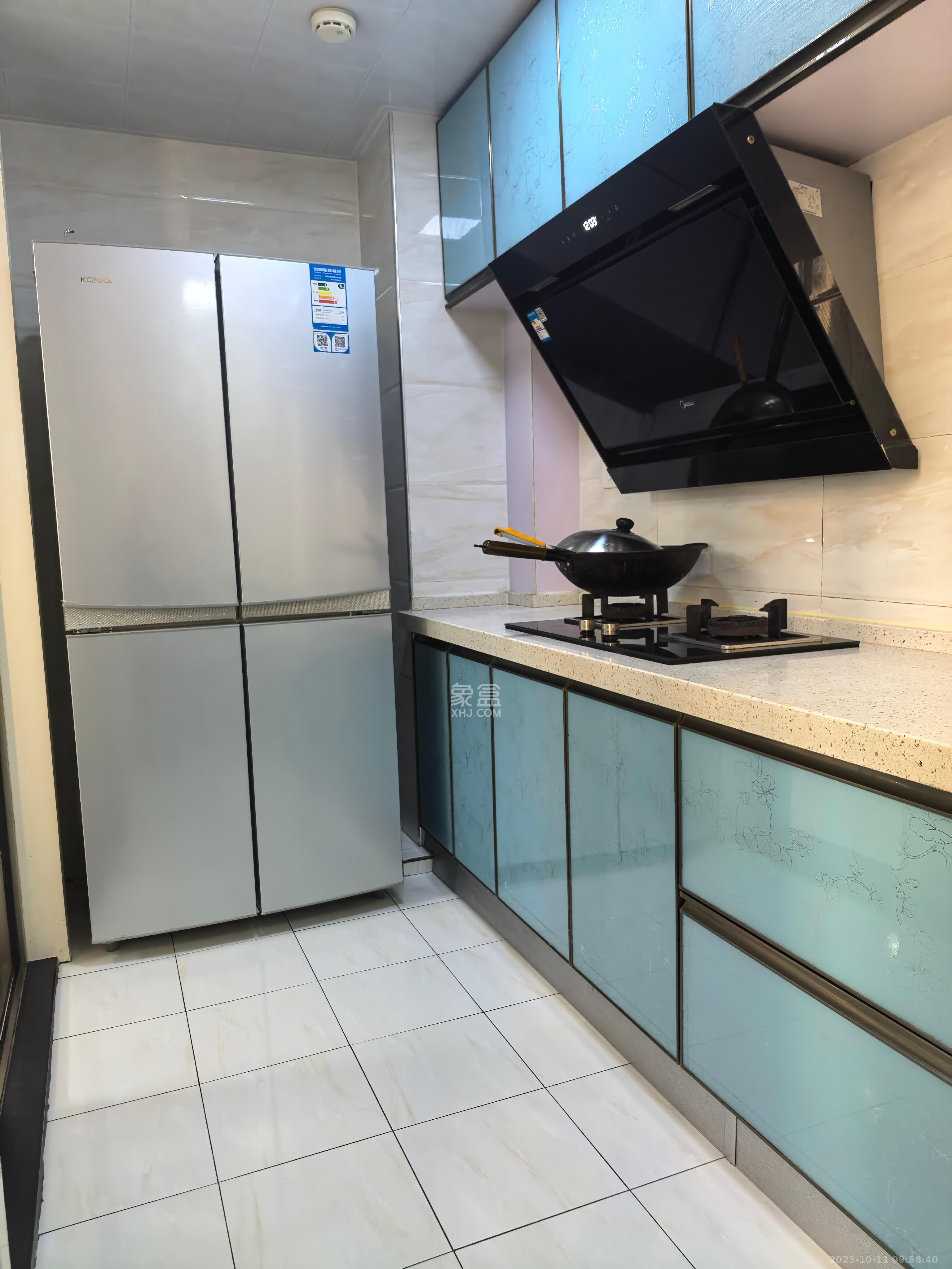 华润置地广场一期  3室2厅2卫    2000.0元/月室内图