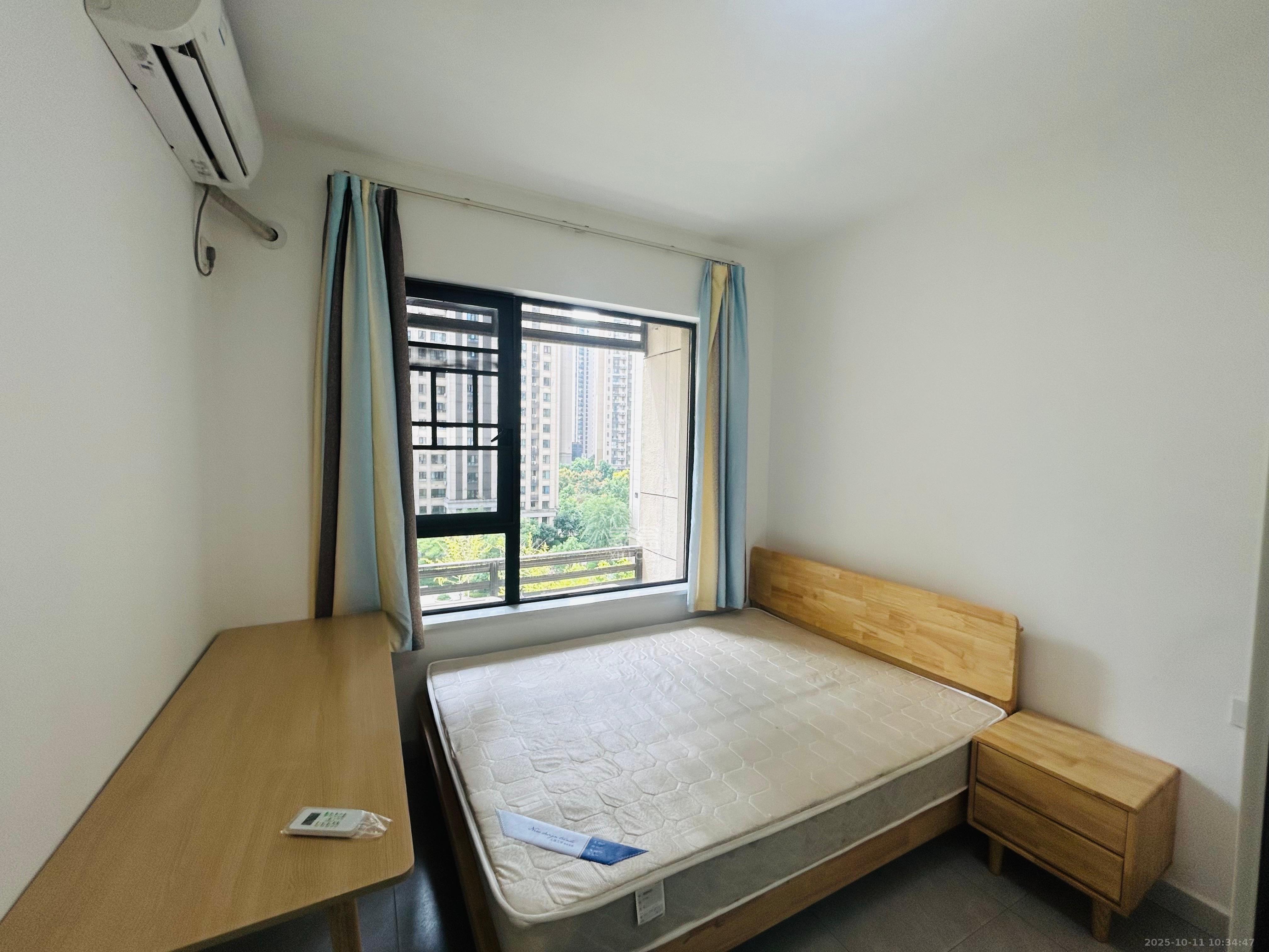 惠天然梅岭国际  4室2厅2卫    3200.0元/月室内图