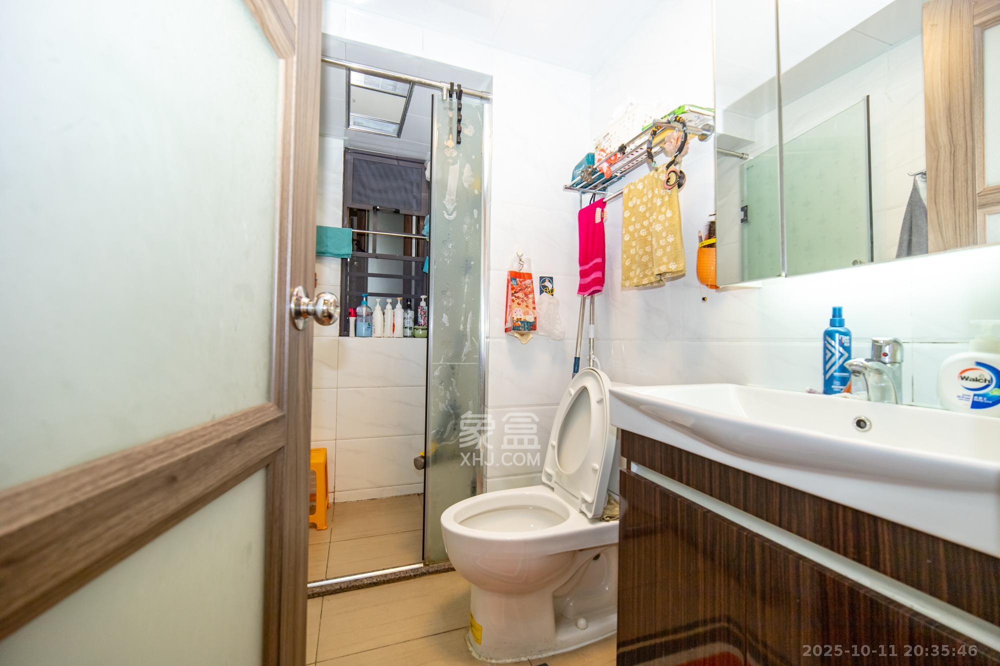 碧桂园中央花园  3室2厅2卫    88.0万卫生间