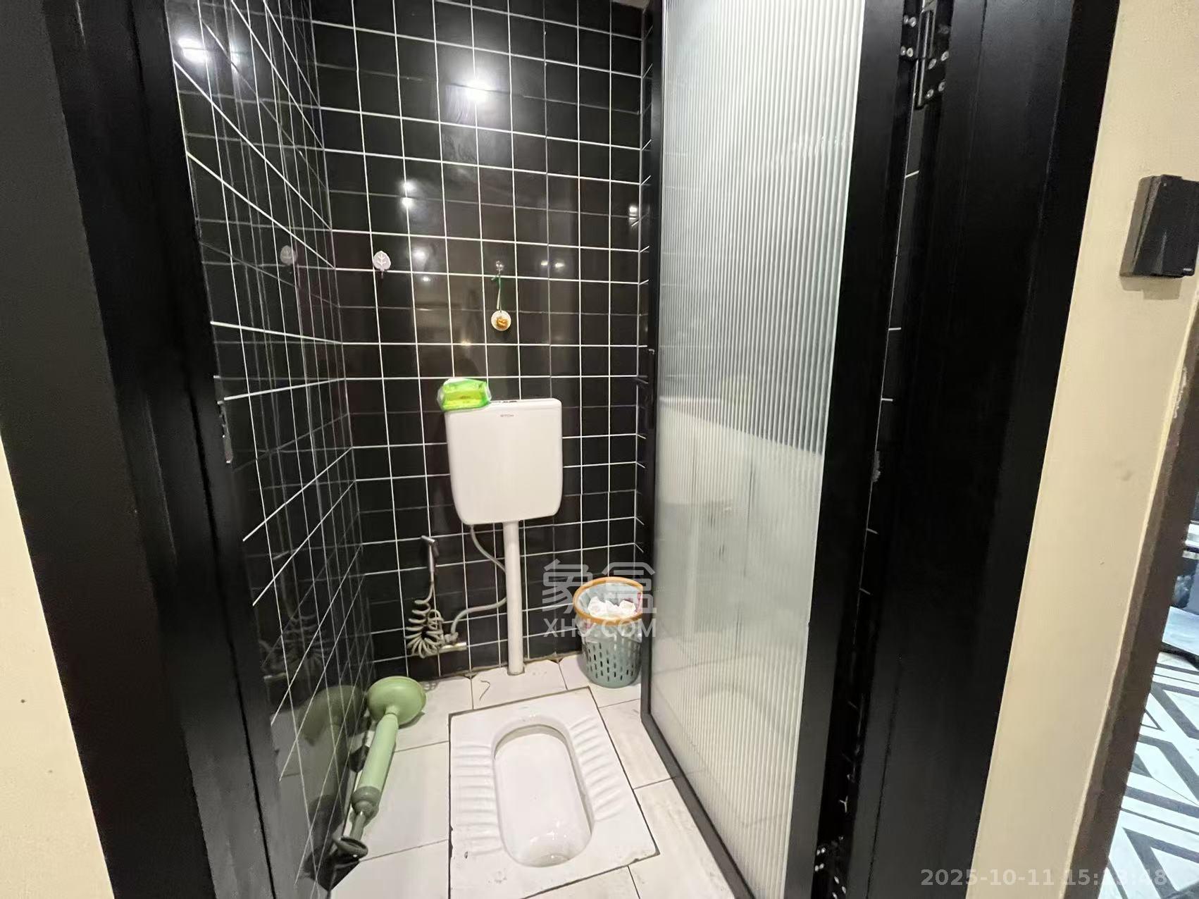 万坤图财富广场  4室1厅4卫    5800.0元/月 万坤图财富广场  4室1厅4卫    5800.0元/月室内图