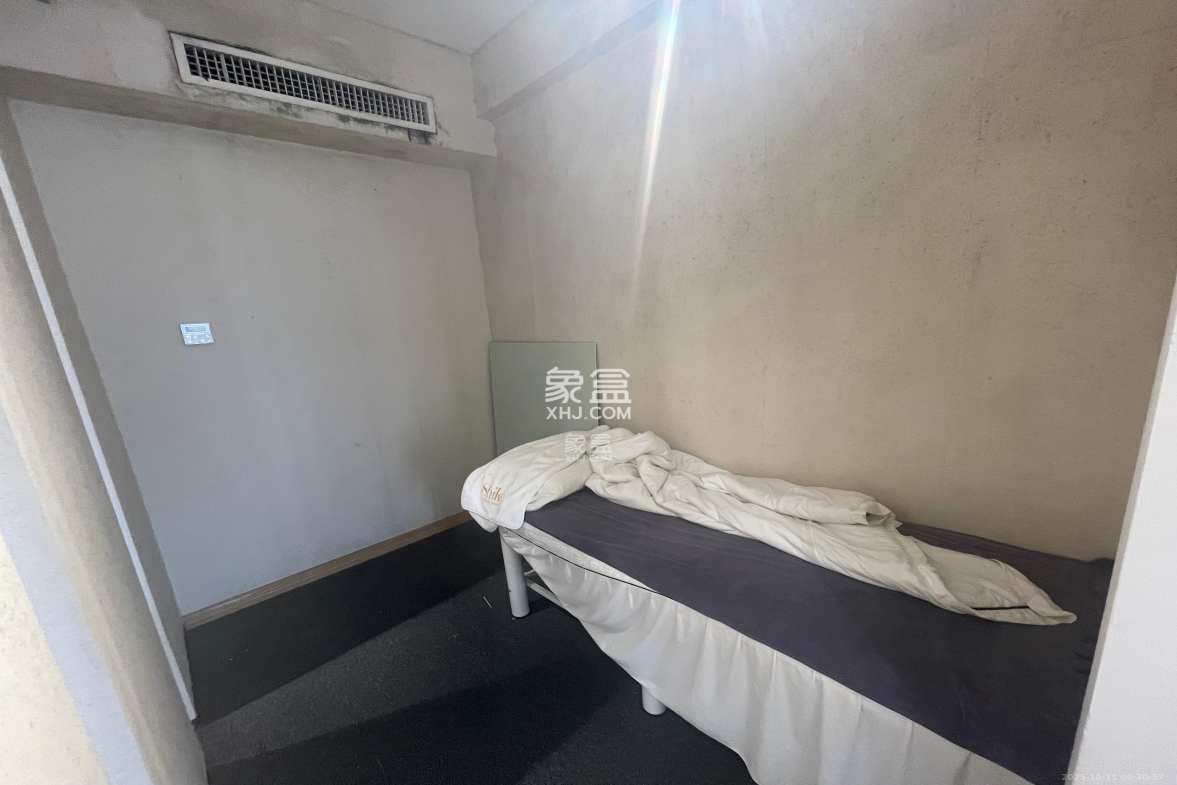 保利国际广场 1室1厅1卫 7500.0元/月 保利国际广场 1室1厅1卫 7500.0元/月室内图