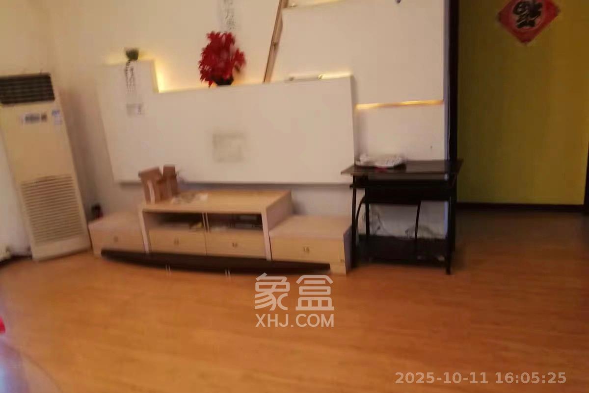 华盛家园  1室2厅1卫    2300.0元/月