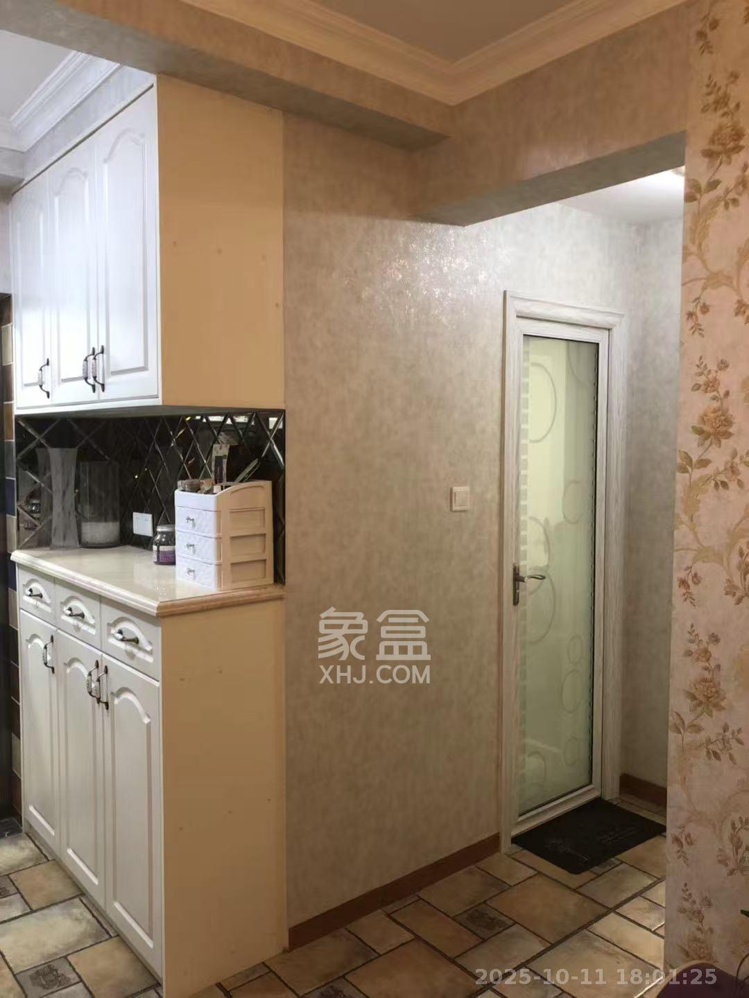 长房半岛蓝湾（观山月）  2室1厅1卫    1800.0元/月室内图