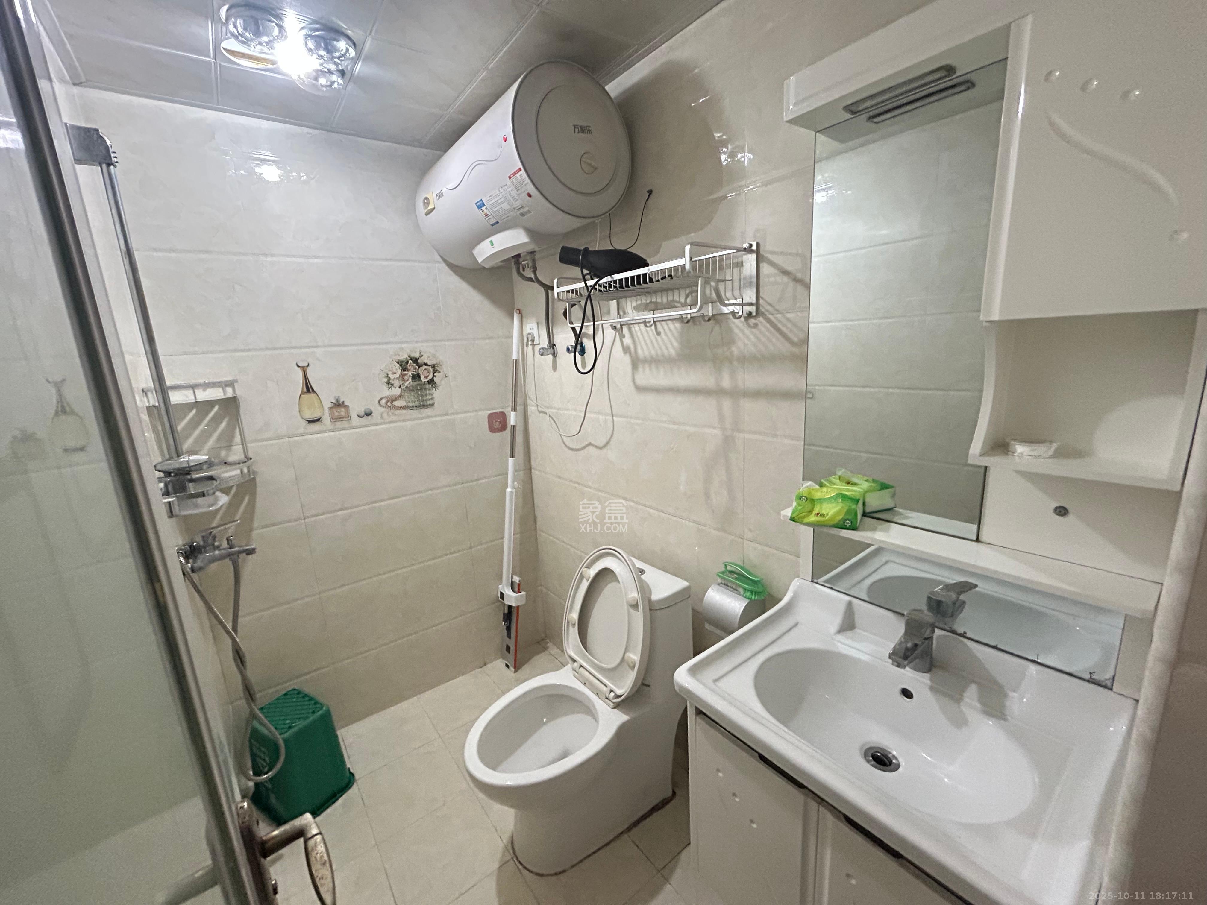 麓谷明珠  1室1厅1卫    1400.0元/月 麓谷明珠  1室1厅1卫    1400.0元/月室内图