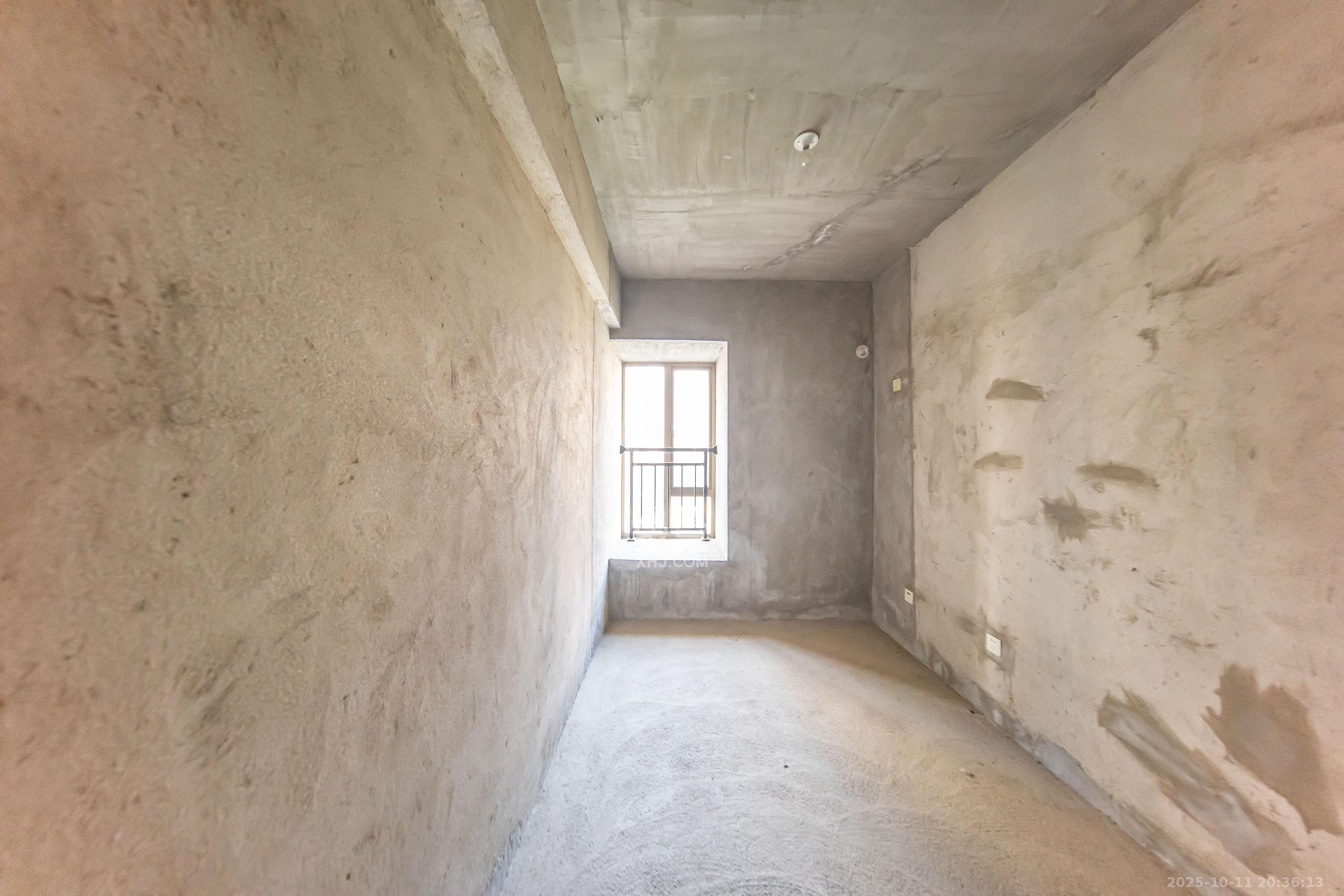 江山帝景哈佛  3室2厅2卫    78.0万卧室