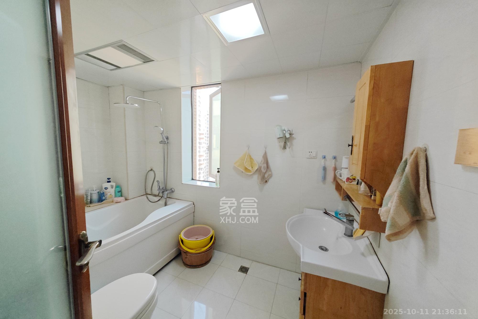 新城新世界一二三期  3室2厅2卫    118.0万其他