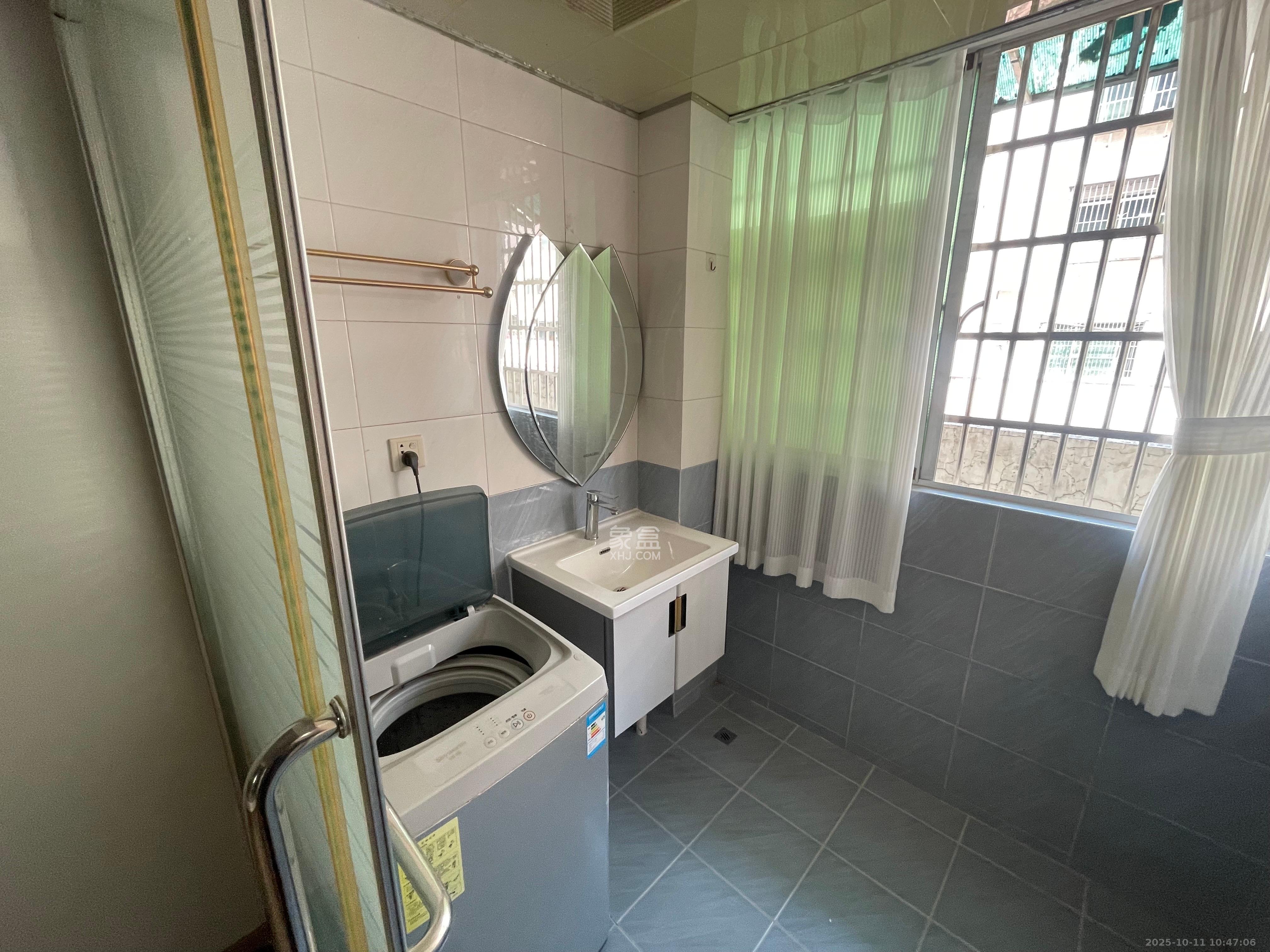 茶叶大市场“山水茗园” 2室2厅1卫 1200.0元/月 茶叶大市场“山水茗园” 2室2厅1卫 1200.0元/月室内图