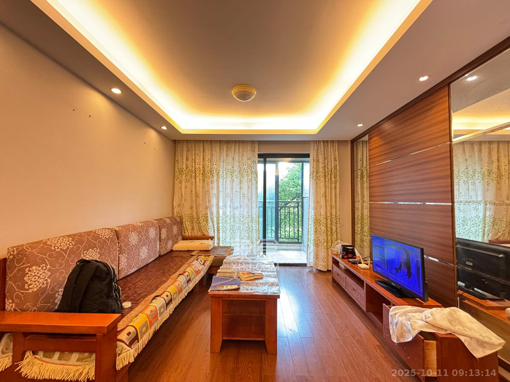 万科城 3室2厅2卫 2500.0元/月 万科城 3室2厅2卫 2500.0元/月室内图