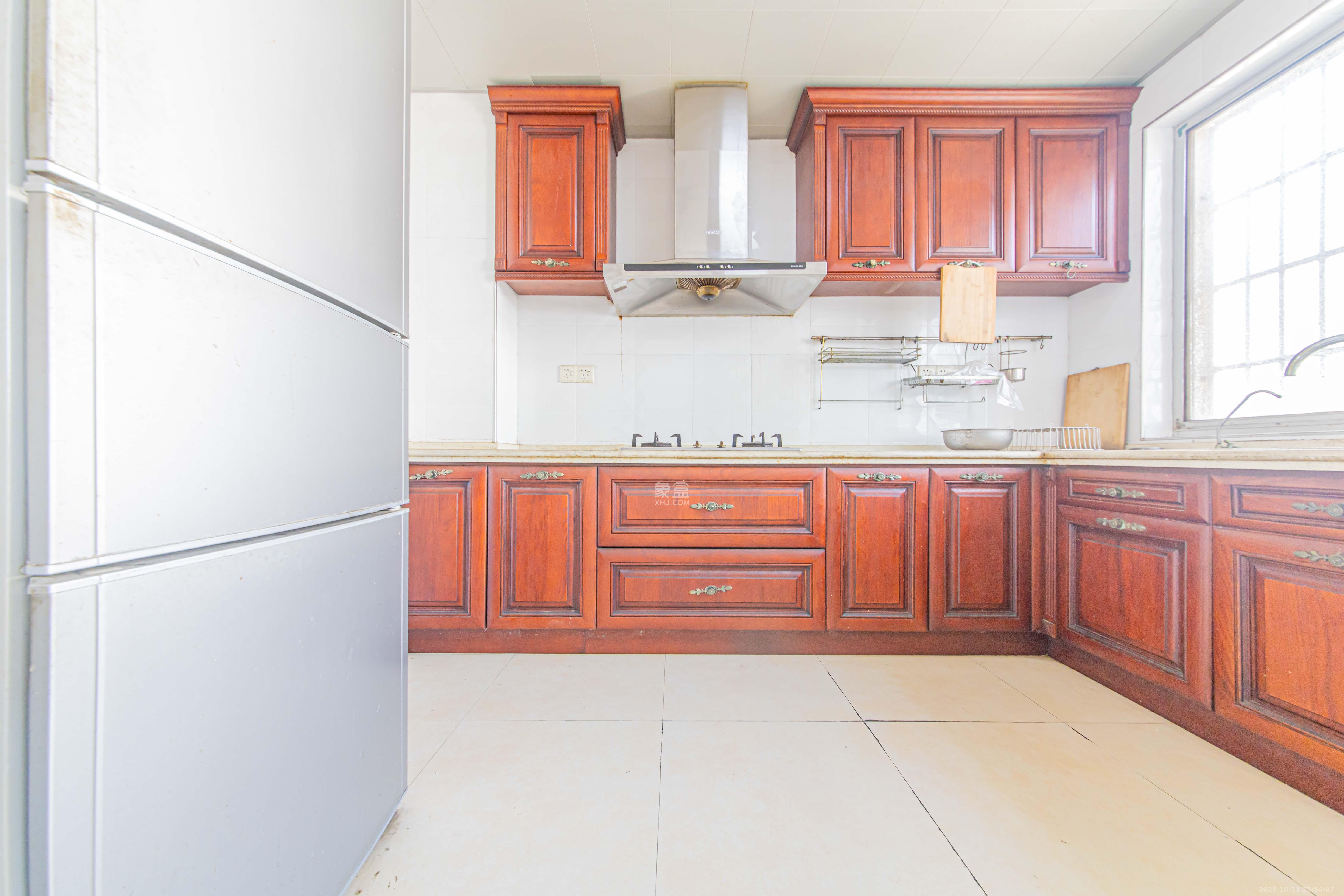 九峰小区(一二三四区) 4室2厅2卫 264.0万 九峰小区(一二三四区) 4室2厅2卫 264.0万厨房